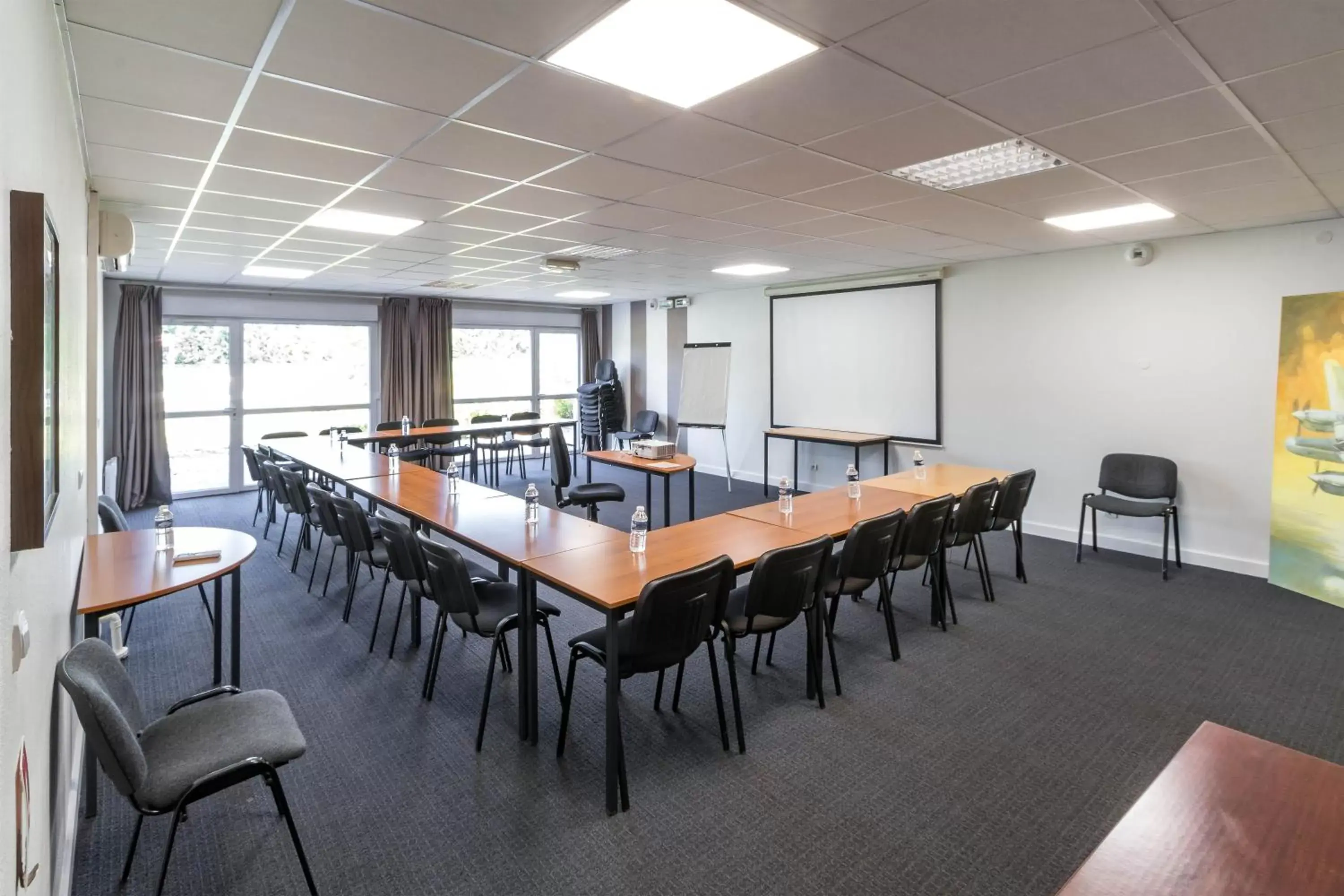 Meeting/conference room in The Originals Boutique, Hôtel Le Cap, Gap Sud