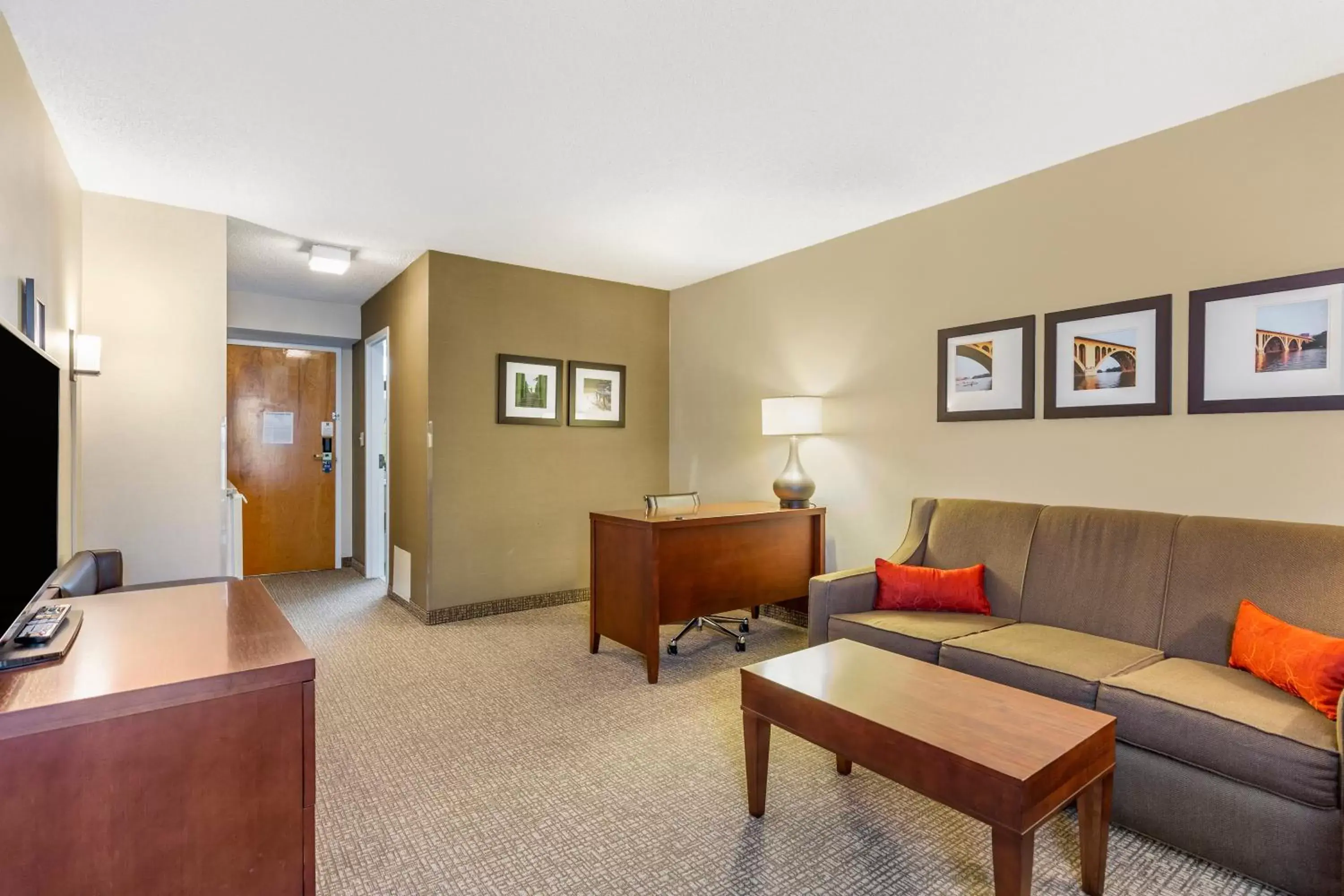 Living room in Comfort Inn Quantico