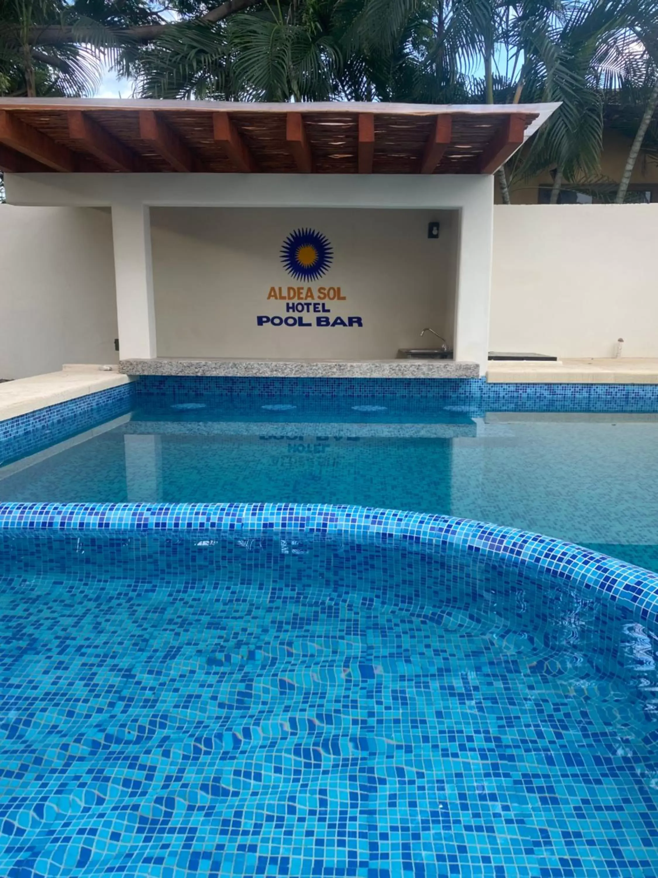 Swimming Pool in Hotel Aldea Sol