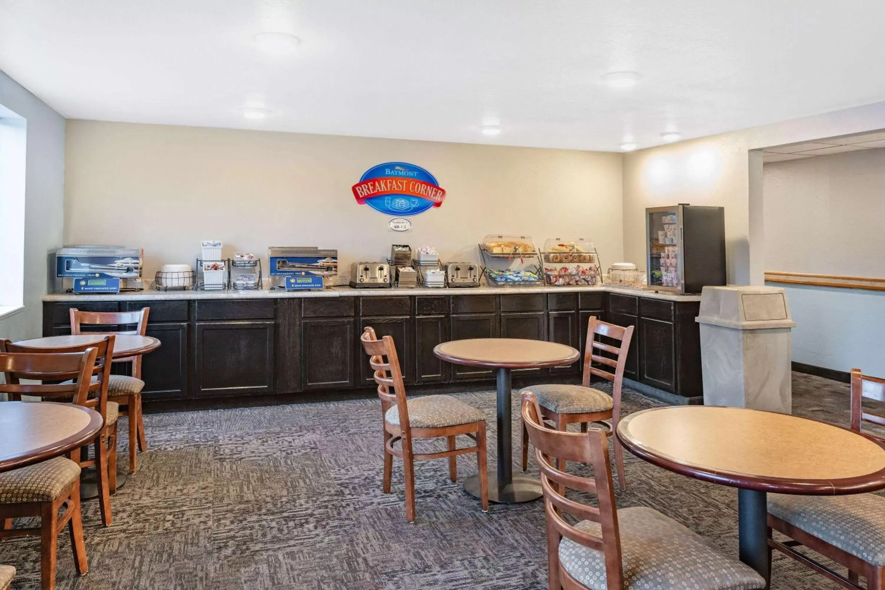 Breakfast, Restaurant/Places to Eat in Baymont by Wyndham Keystone Near Mt. Rushmore