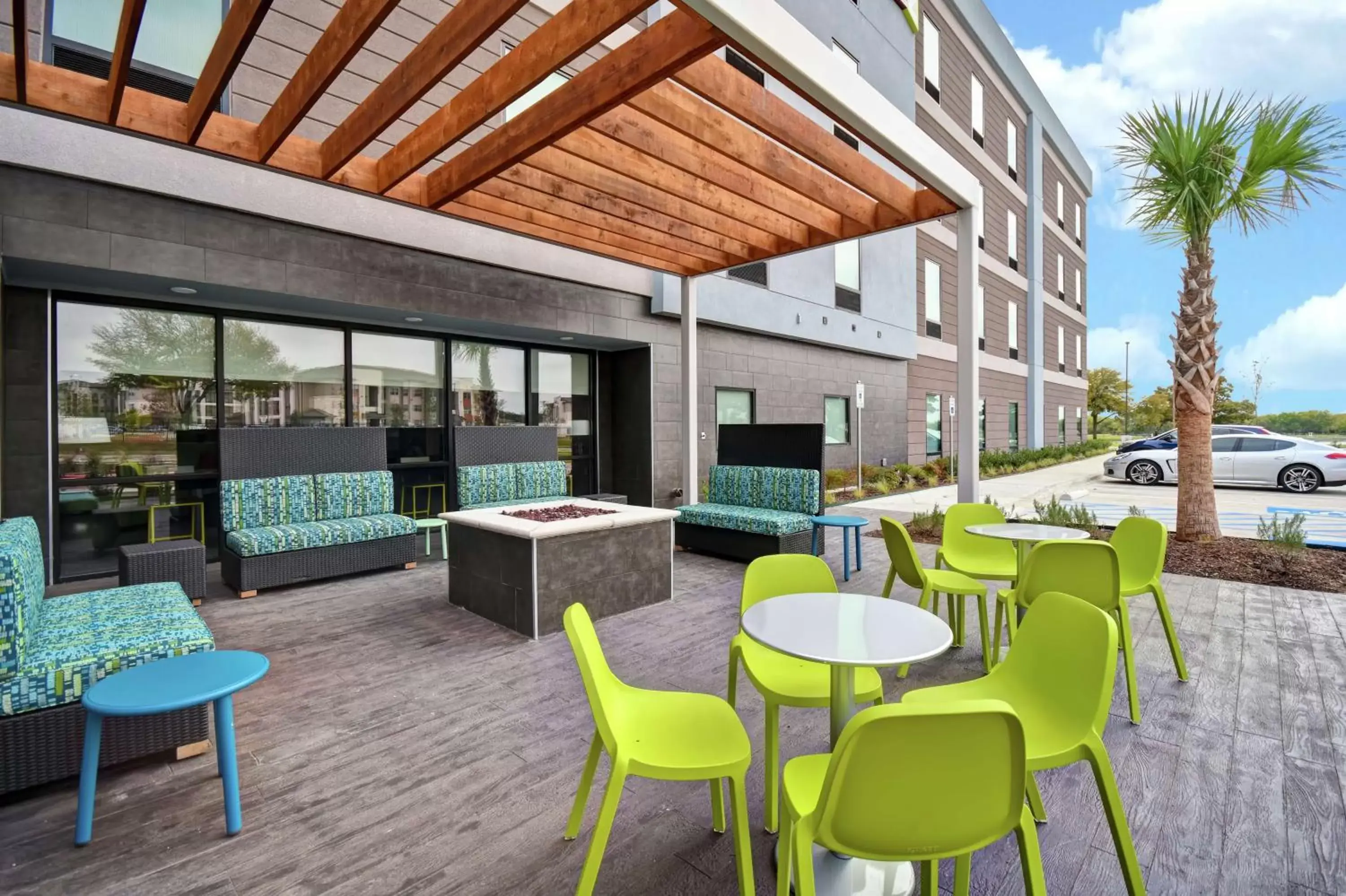 Patio, Lounge/Bar in Home2 Suites By Hilton Fort Worth Fossil Creek