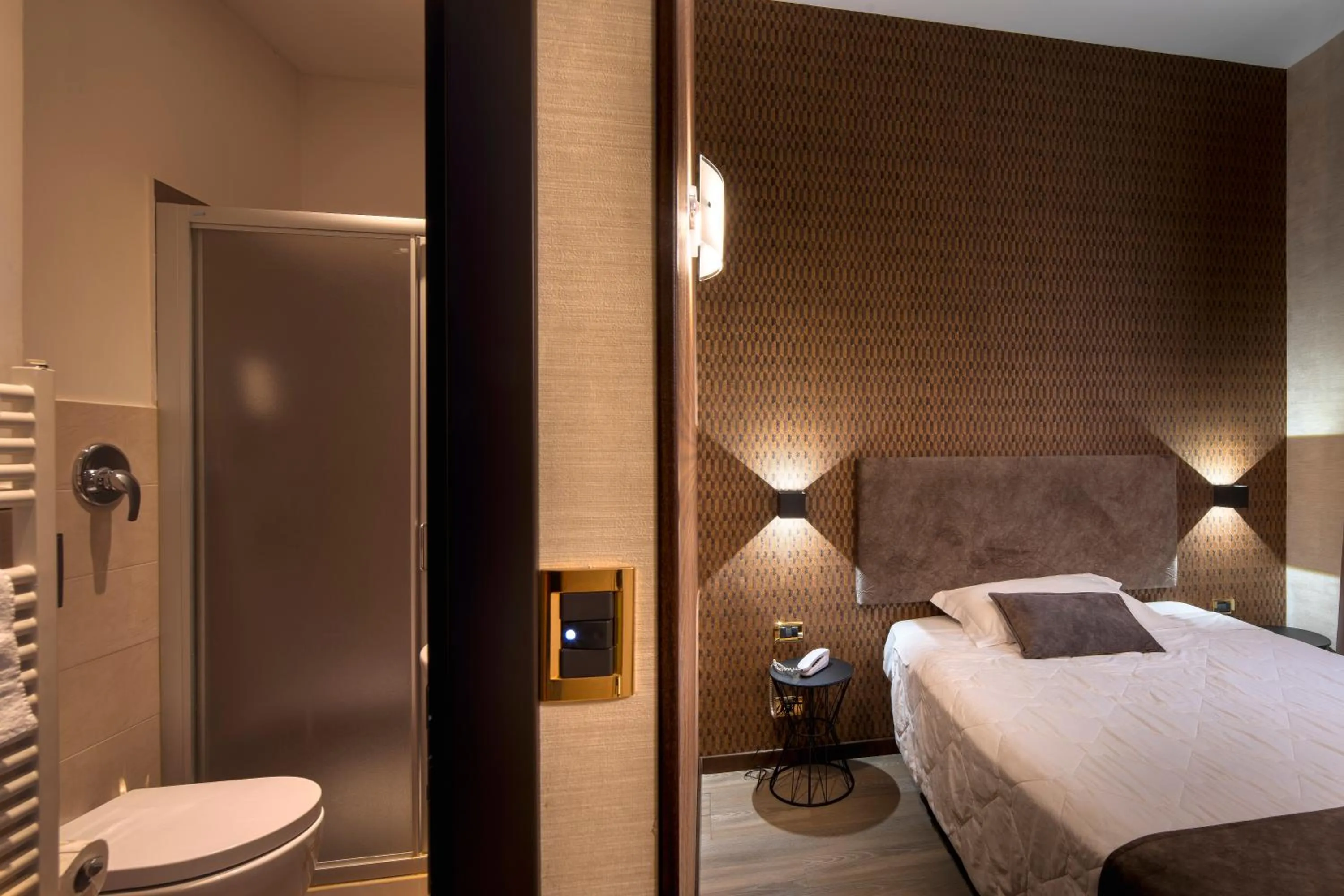 Bed in Hotel Astoria