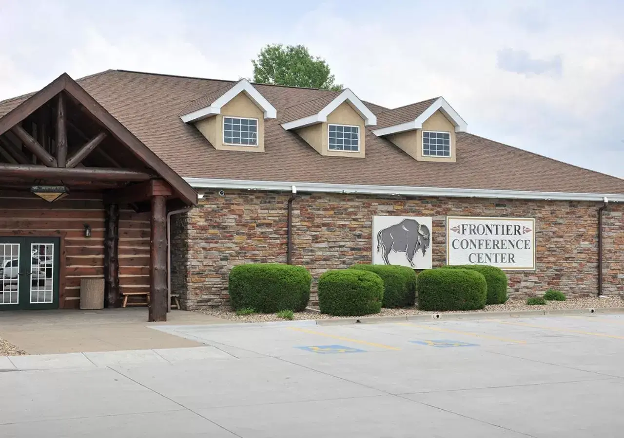 Property Building in Stoney Creek Hotel St. Joseph