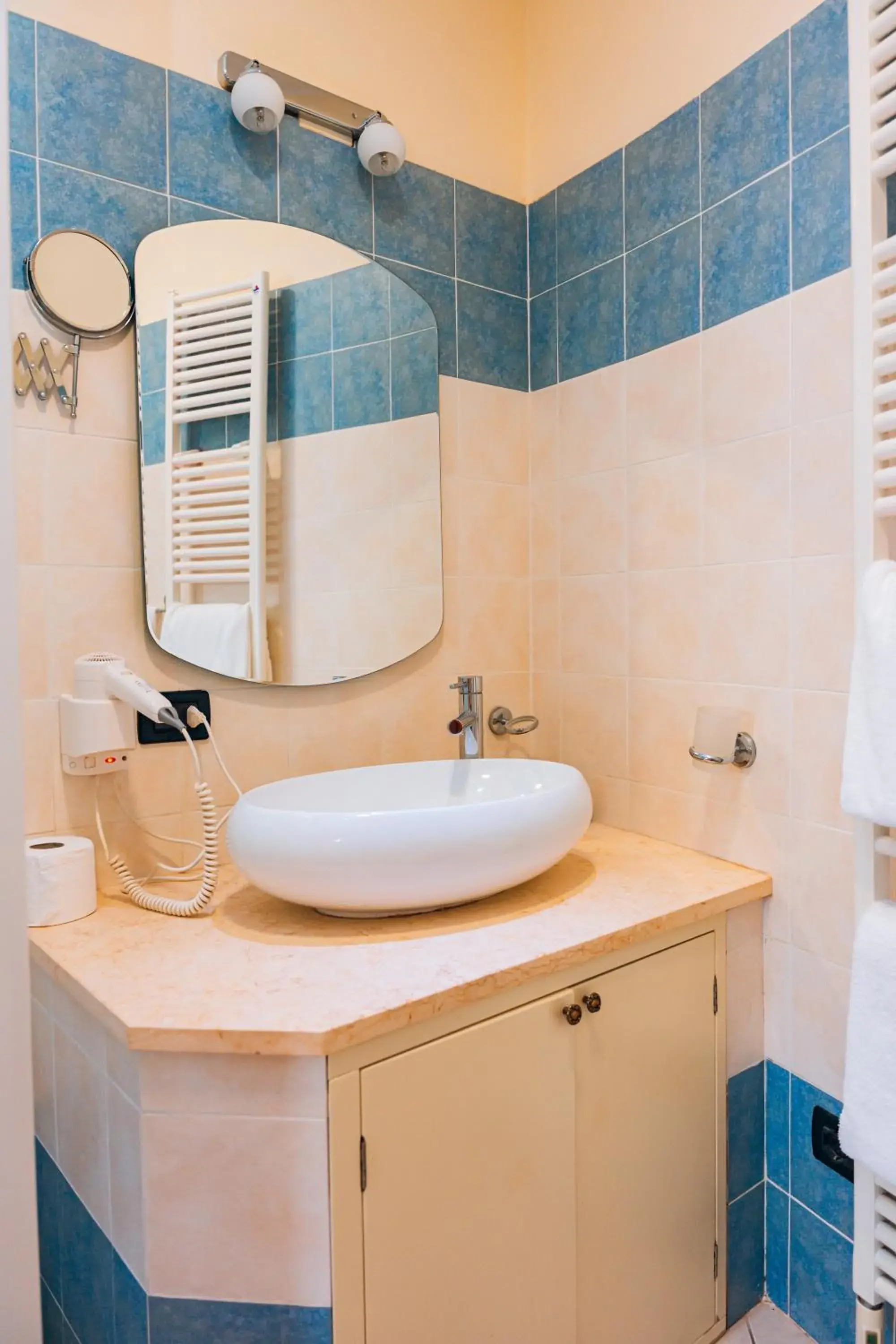 Bathroom in Hotel Torre della Vittoria 1928