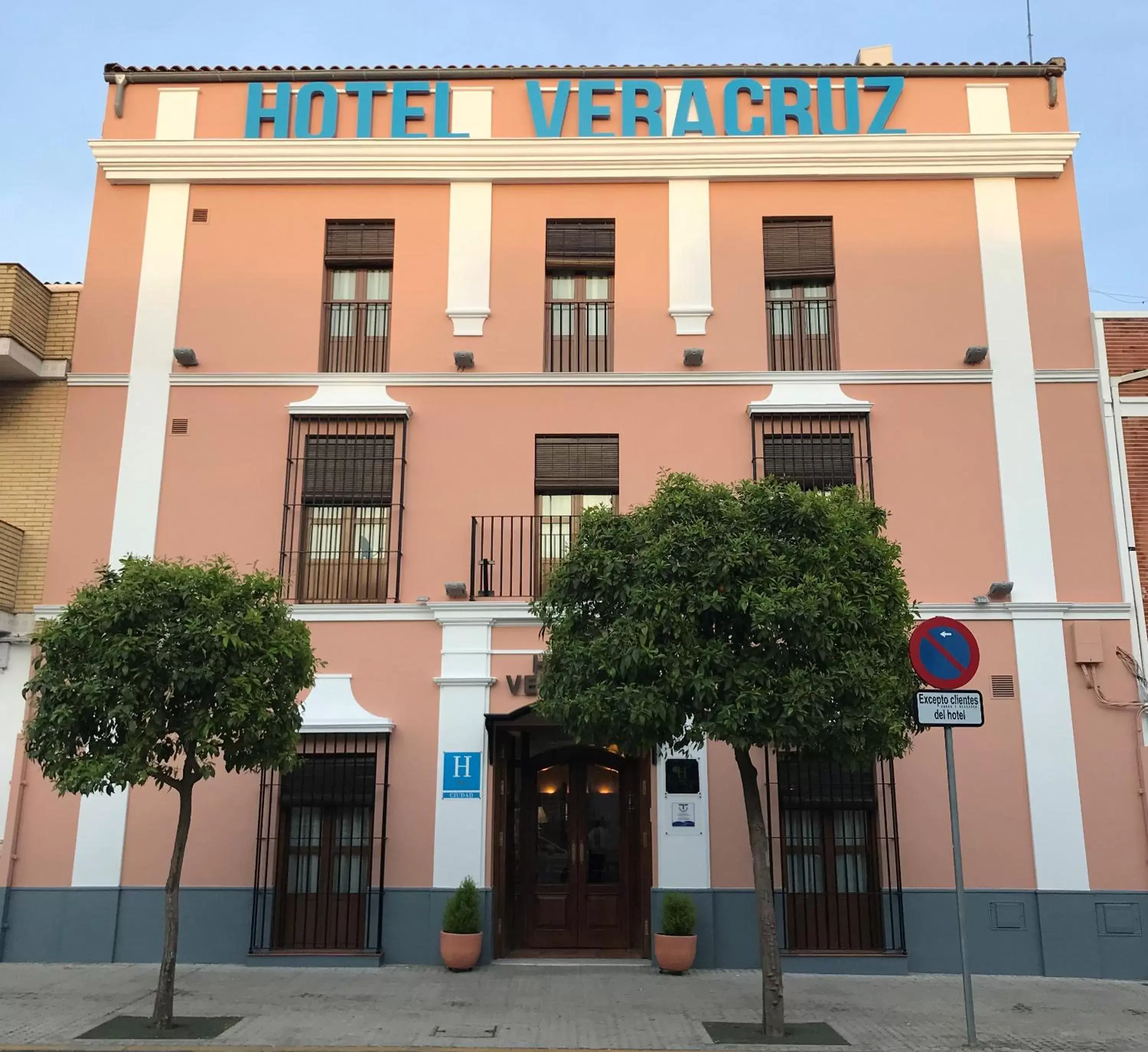 Facade/entrance, Property Building in Hotel Veracruz