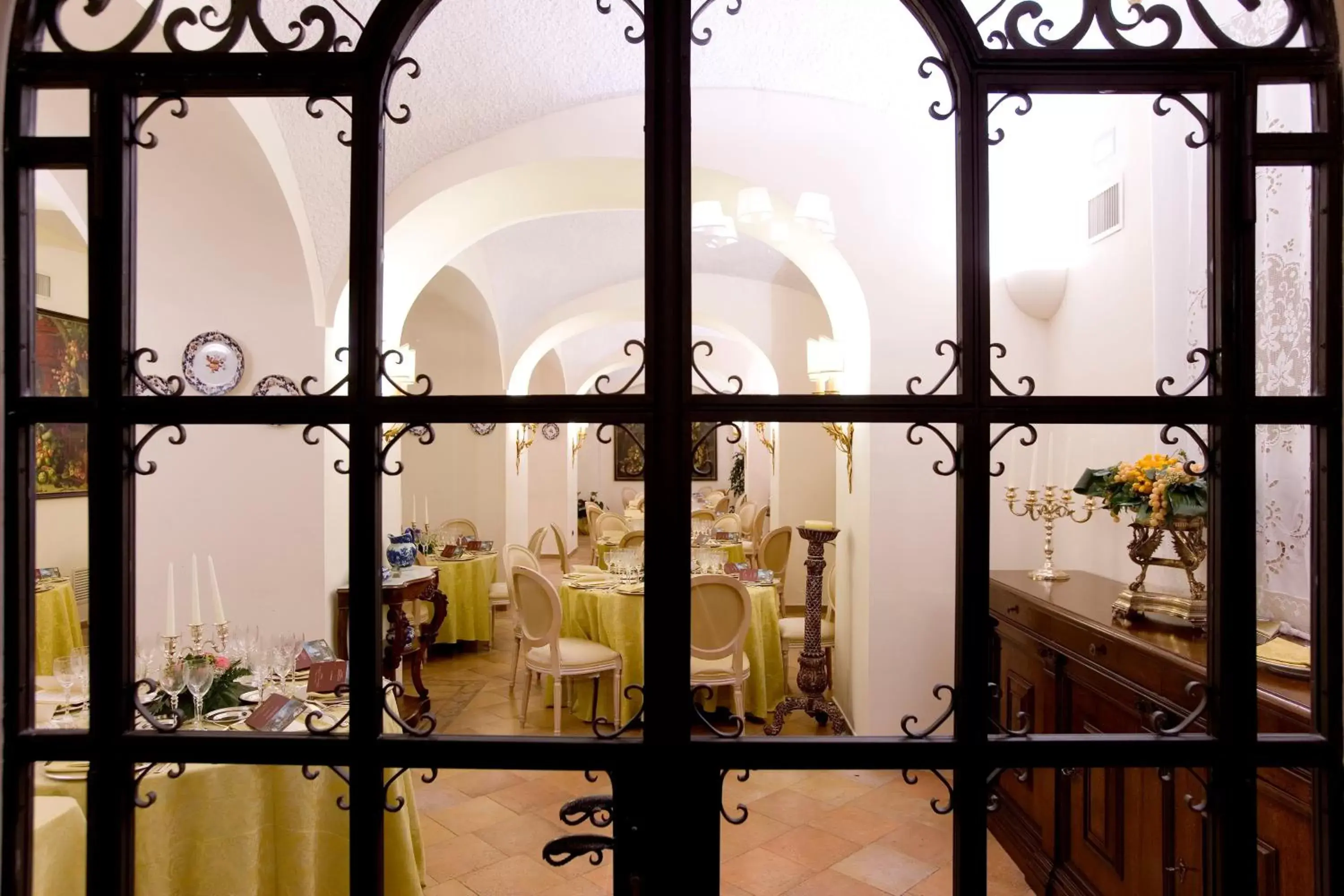 Restaurant/places to eat in Palazzo Alabardieri