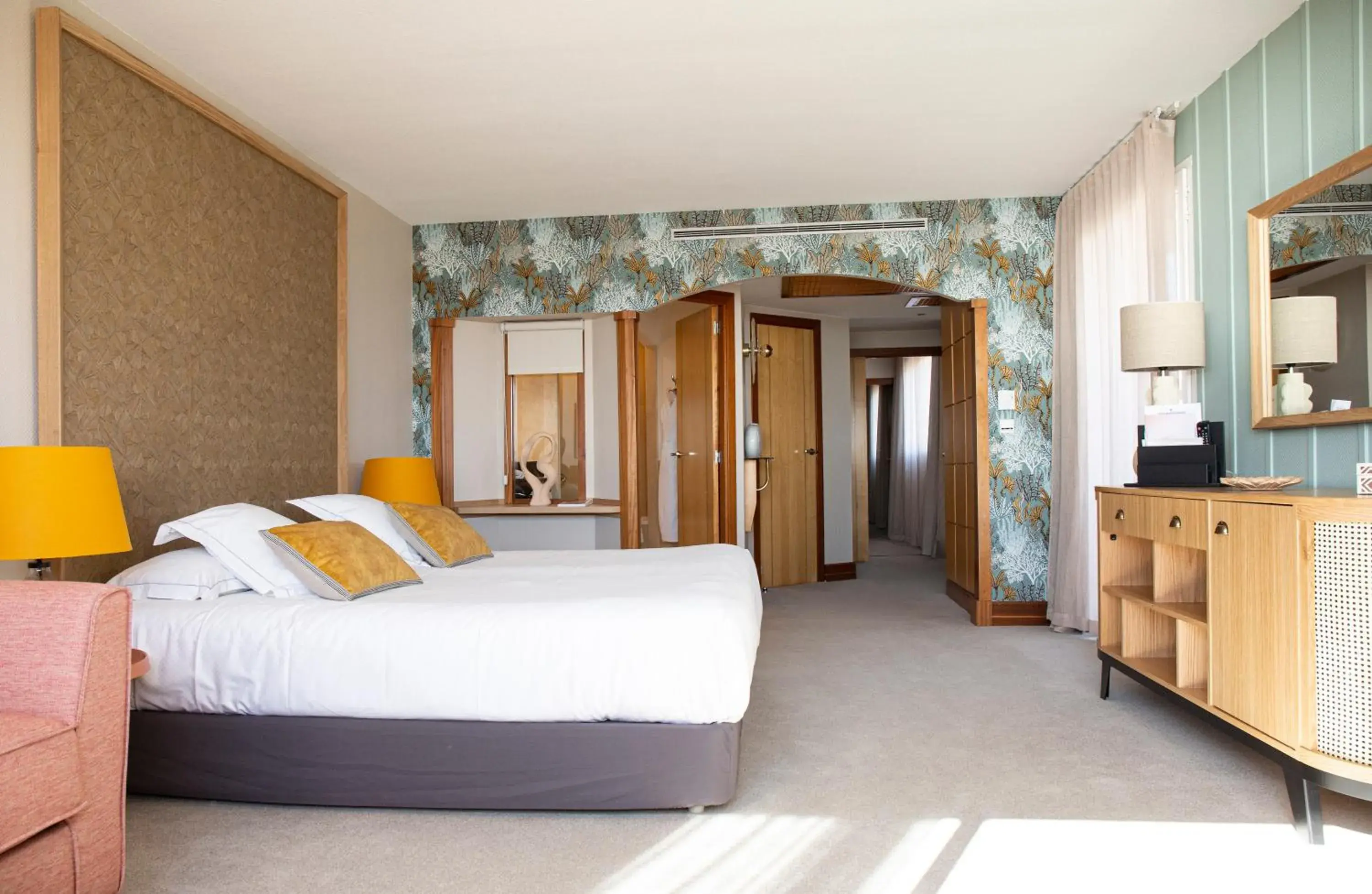 Bedroom in Grand Hôtel Les Flamants Roses Thalasso & Spa