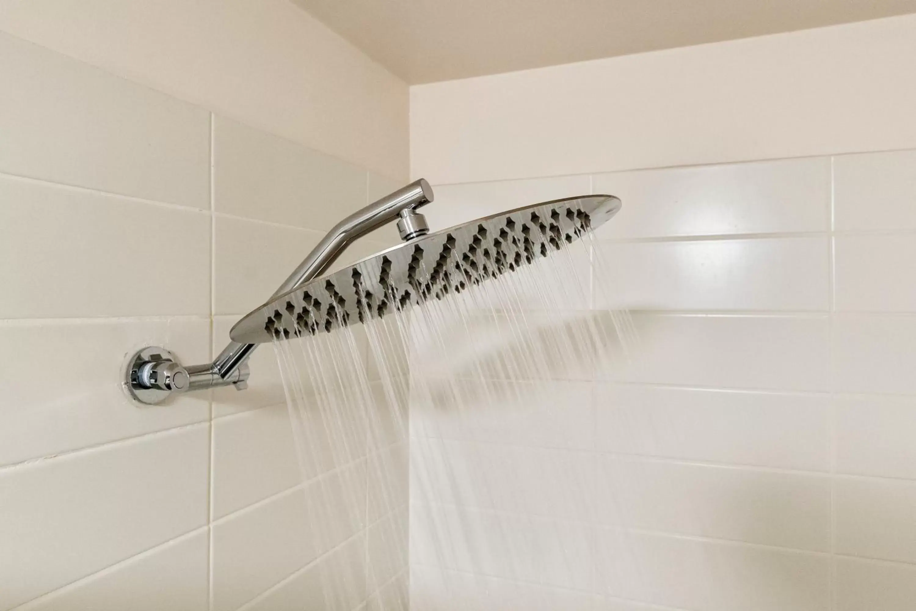 Shower, Bathroom in Terminus Apartment Hotel Newcastle