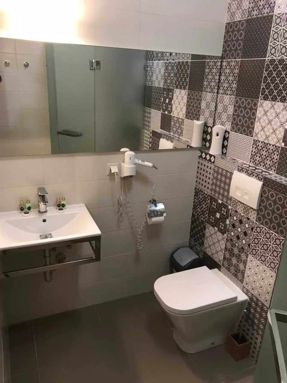 Shower in Wine Hotel Chisinau