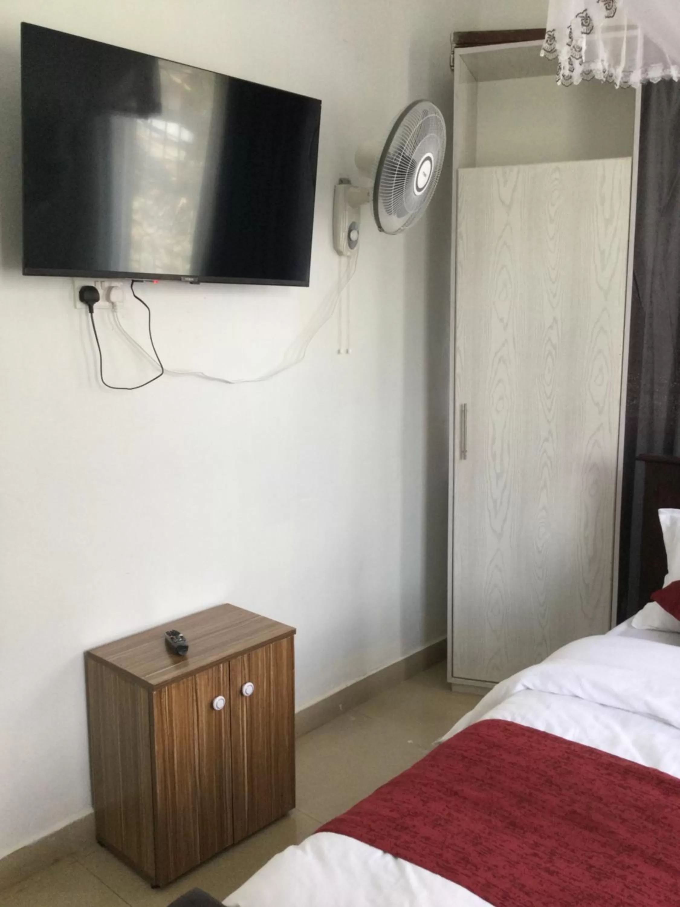 TV and multimedia, TV/Entertainment Center in Milimani Comfort
