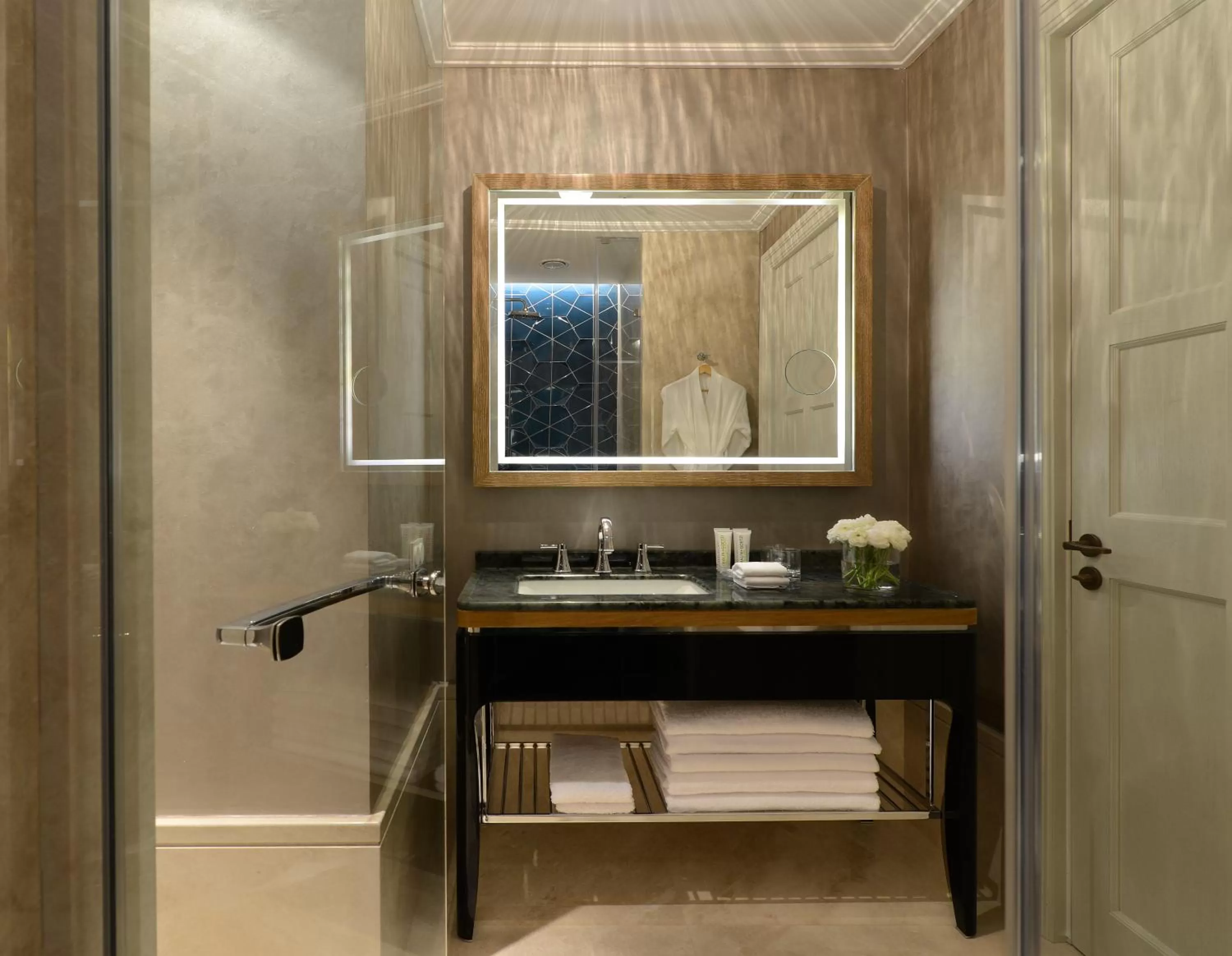 Bathroom in 10 Karakoy