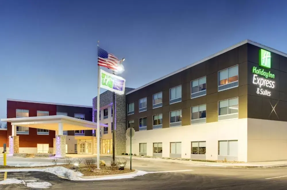 Facade/entrance, Property Building in Holiday Inn Express - Lockport, an IHG Hotel