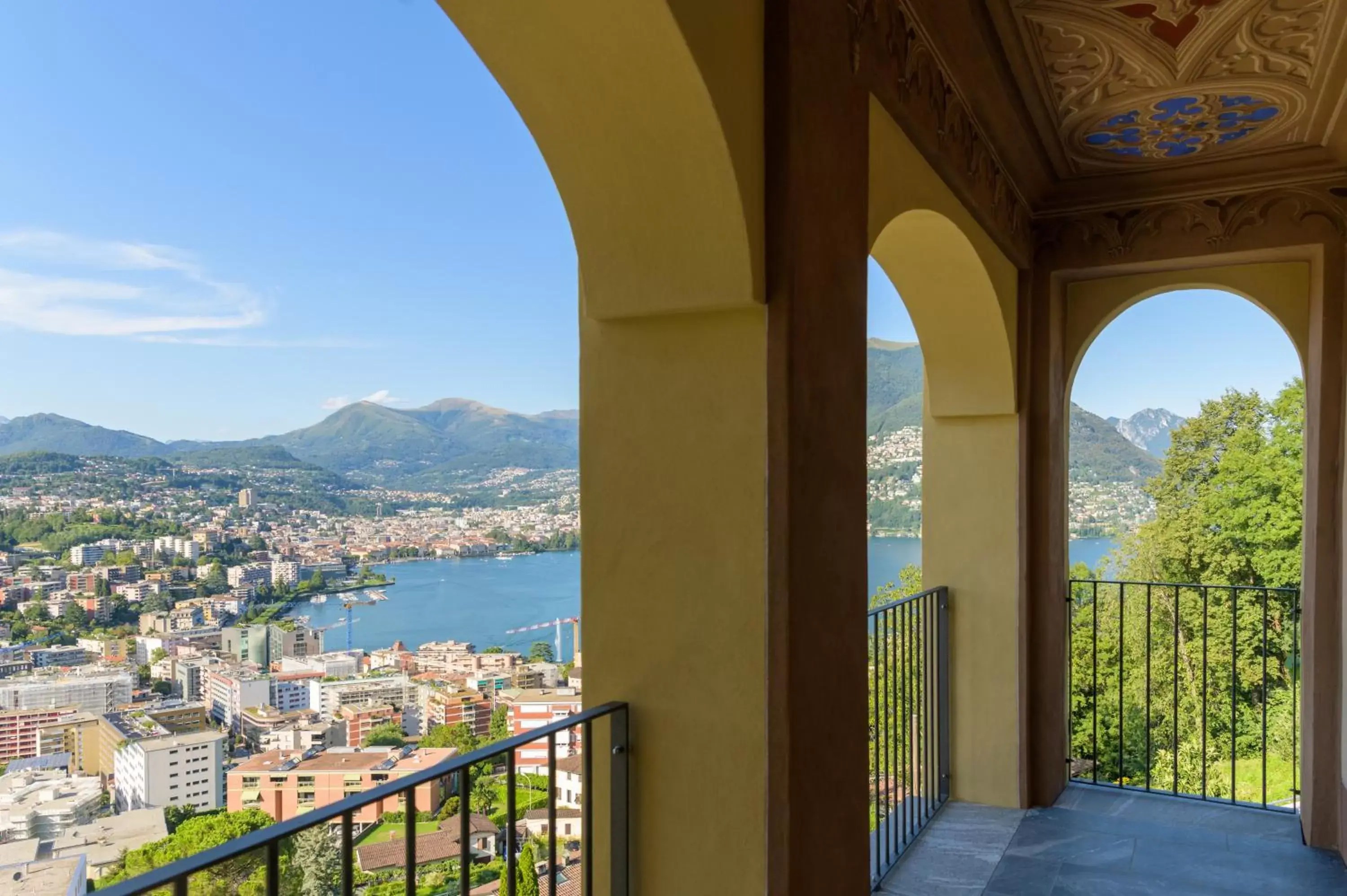 Balcony/Terrace, Mountain View in Bigatt Hotel & Restaurant