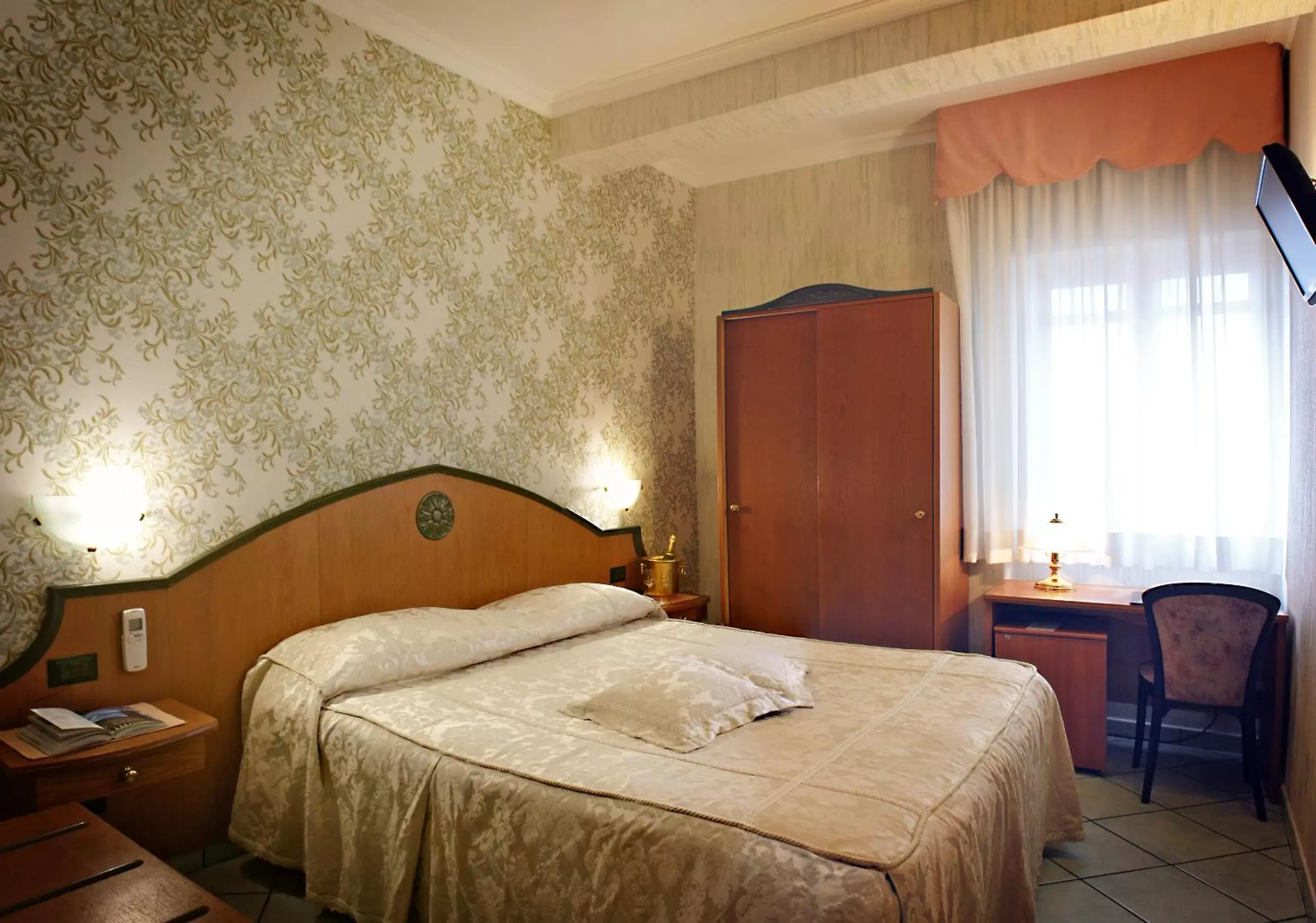 Double or Twin Room in Hotel Nespolo D'Oro