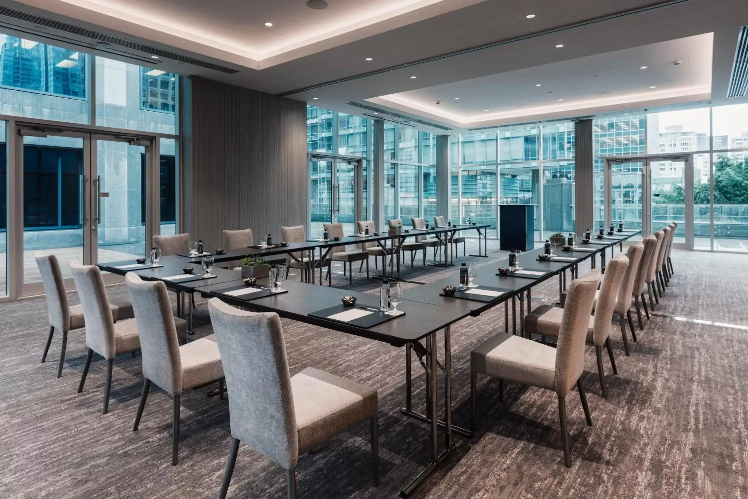 Meeting/conference room, Restaurant/Places to Eat in Paradox Hotel Vancouver