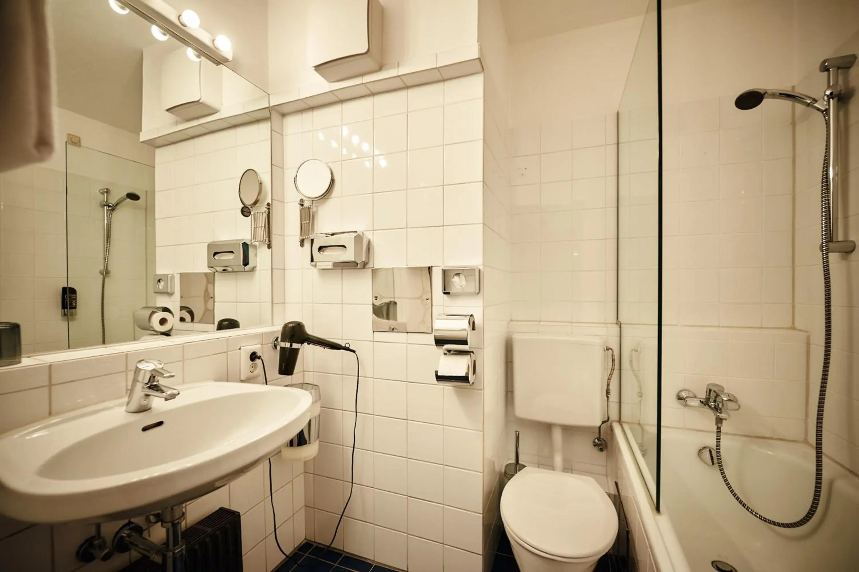 Bathroom in Hotel Calmo