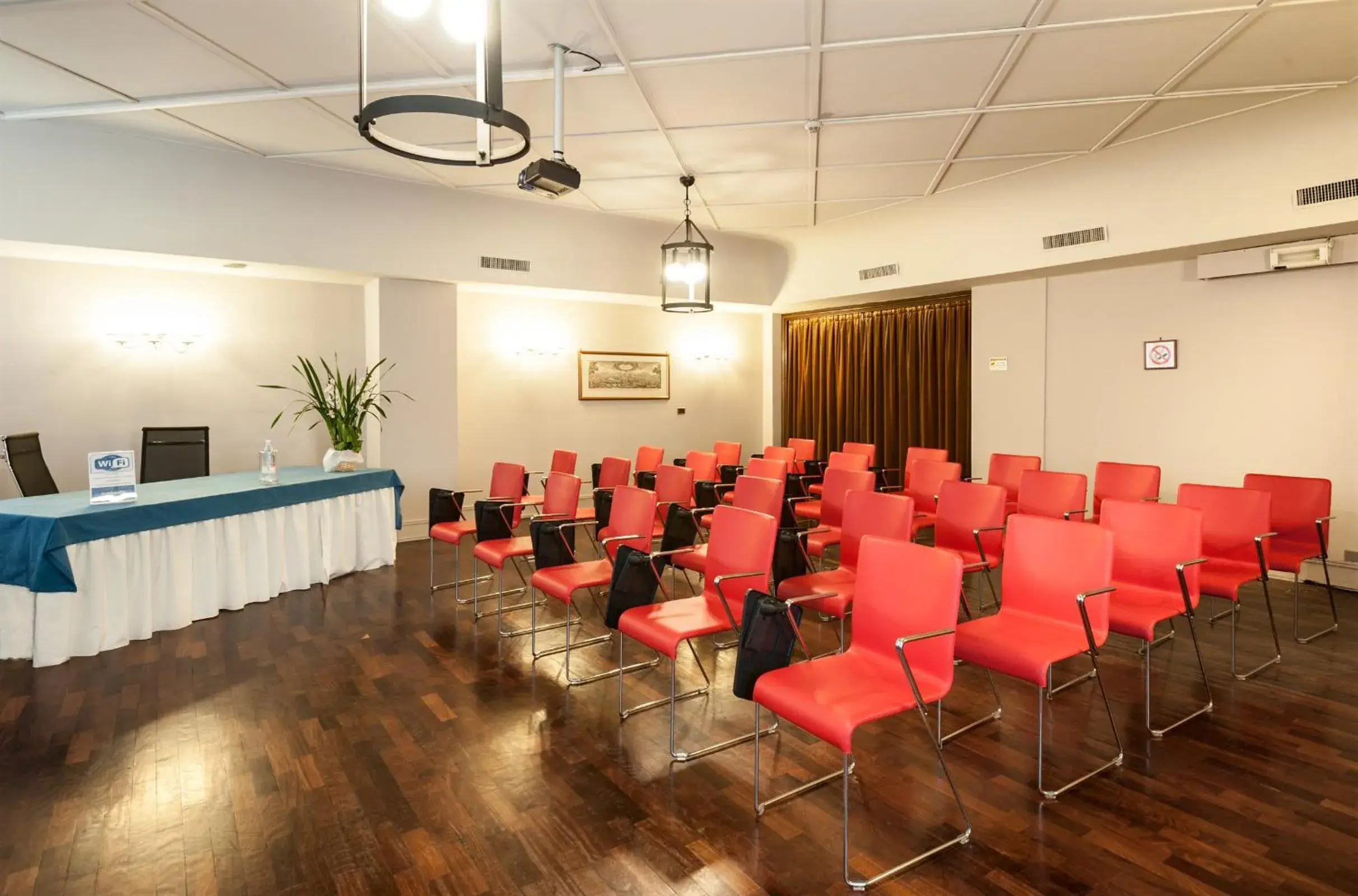 Meeting/conference room in Hotel Lombardia