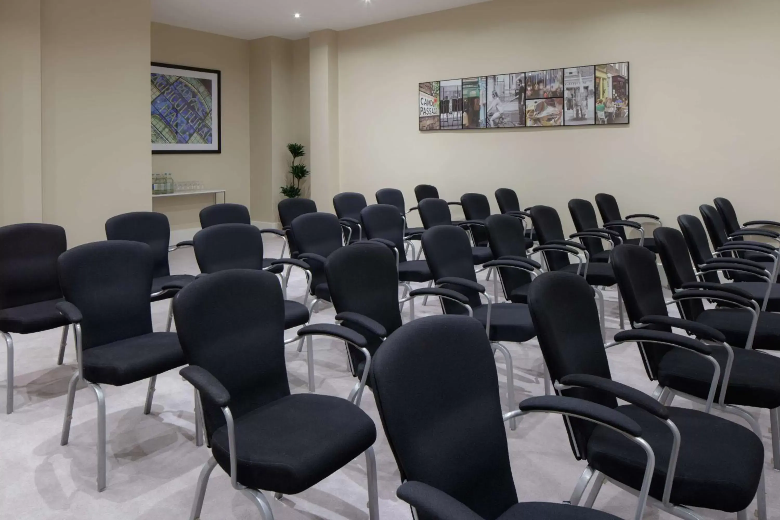 Meeting/conference room in Hilton London Angel Islington