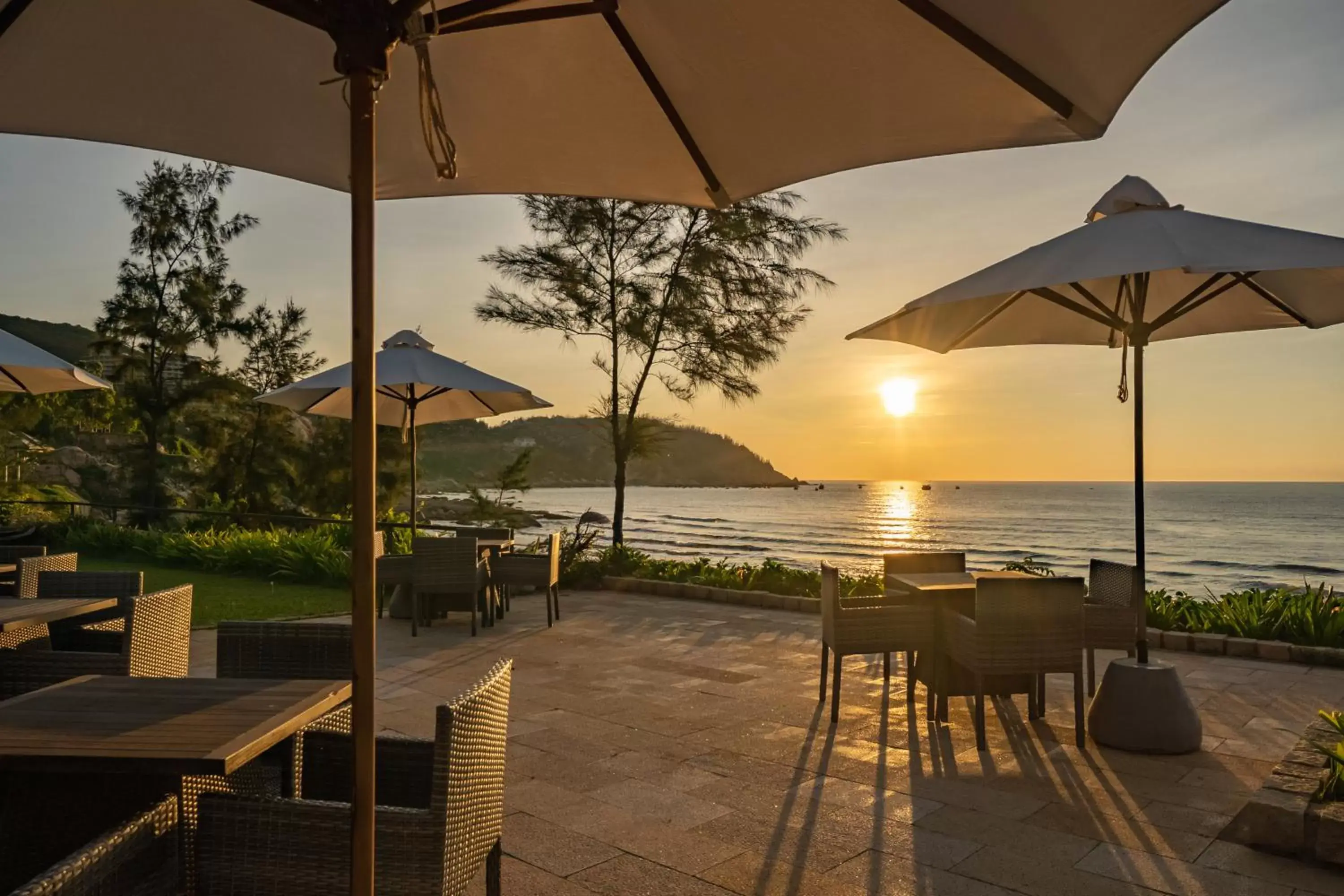 Patio, Restaurant/Places to Eat in Crown Retreat Quy Nhon Resort