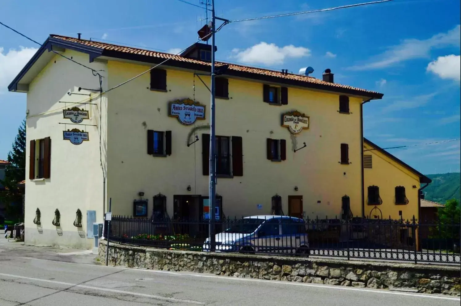 Facade/entrance, Property Building in Locanda del Viandante