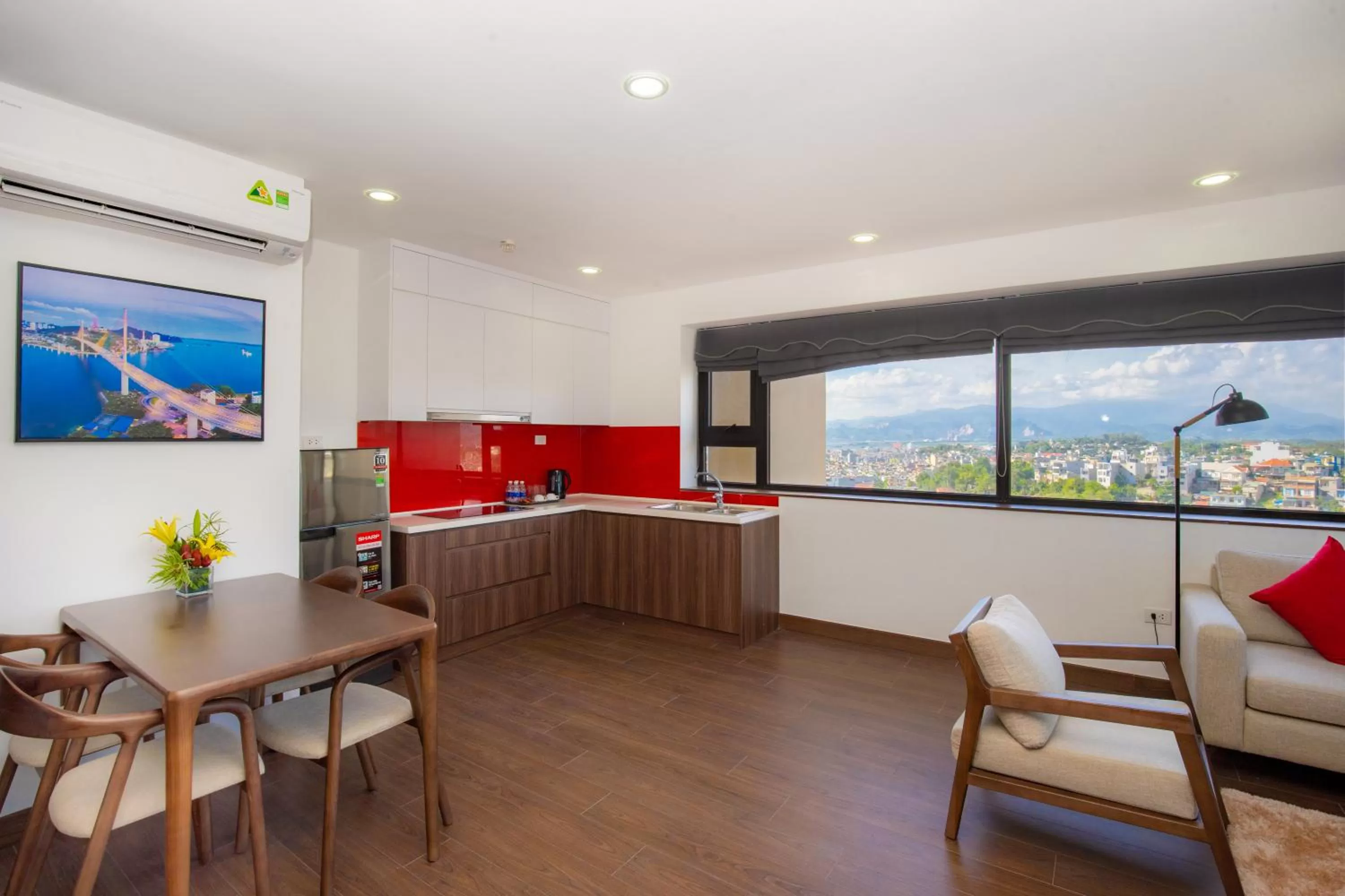 Dining area in Ramada Hotel & Suites by Wyndham Halong Bay View