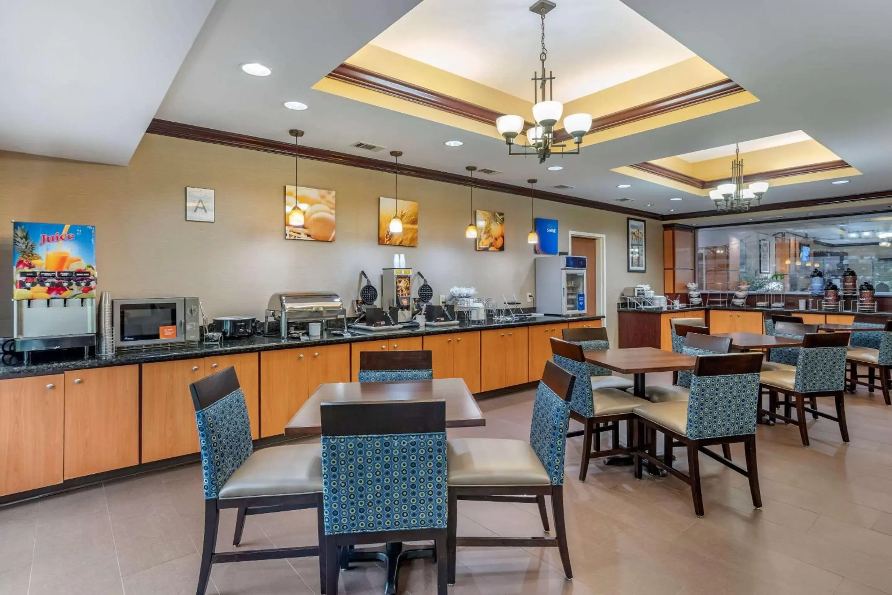 Restaurant/Places to Eat in Comfort Suites Vicksburg