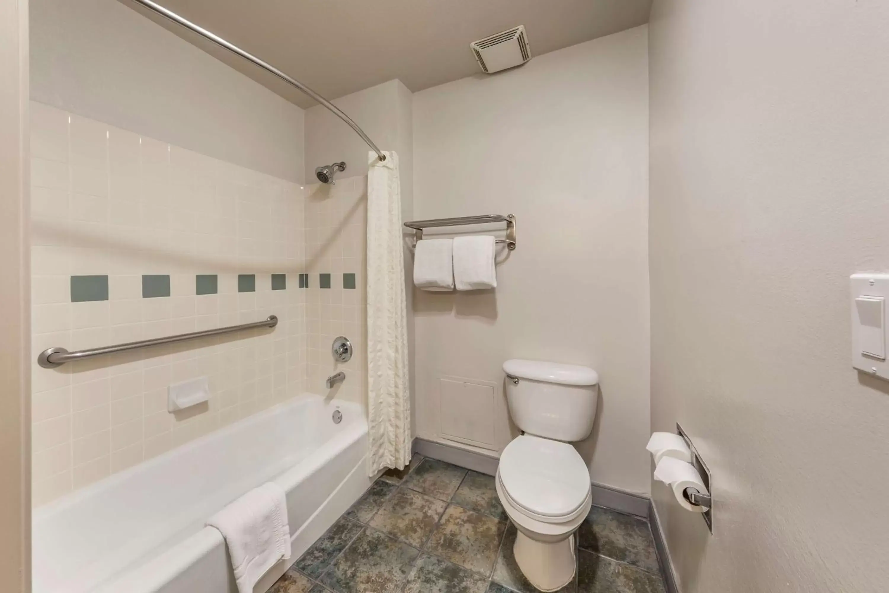 Bathroom in Best Western Plus John Jay Inn & Suites