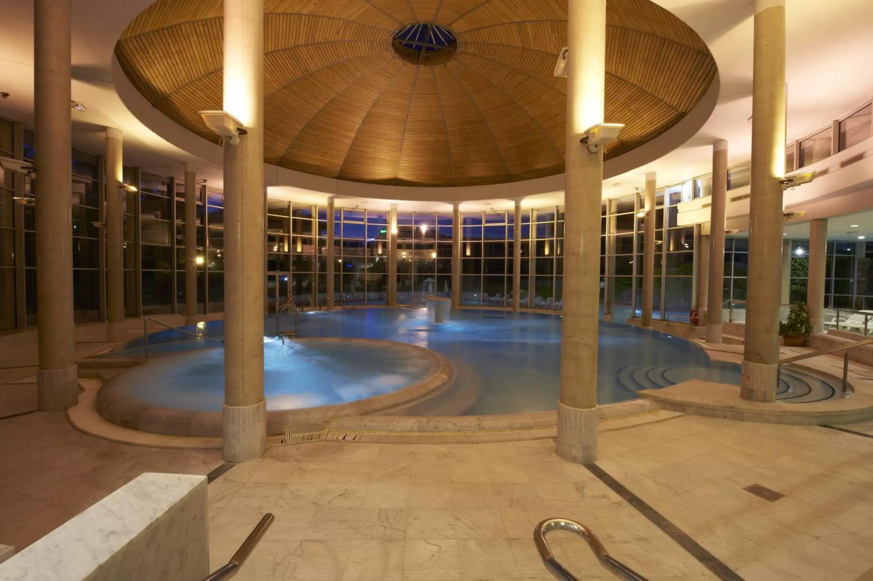 Night, Swimming Pool in Best Western Sourceo