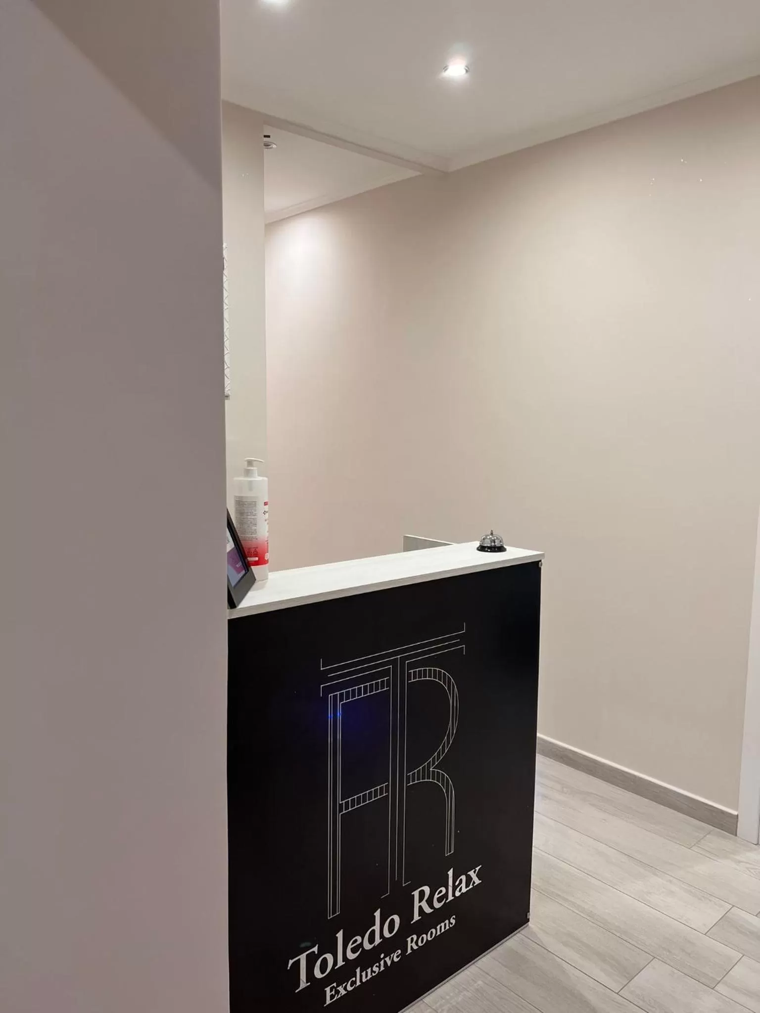 Logo/Certificate/Sign in Toledo Relax