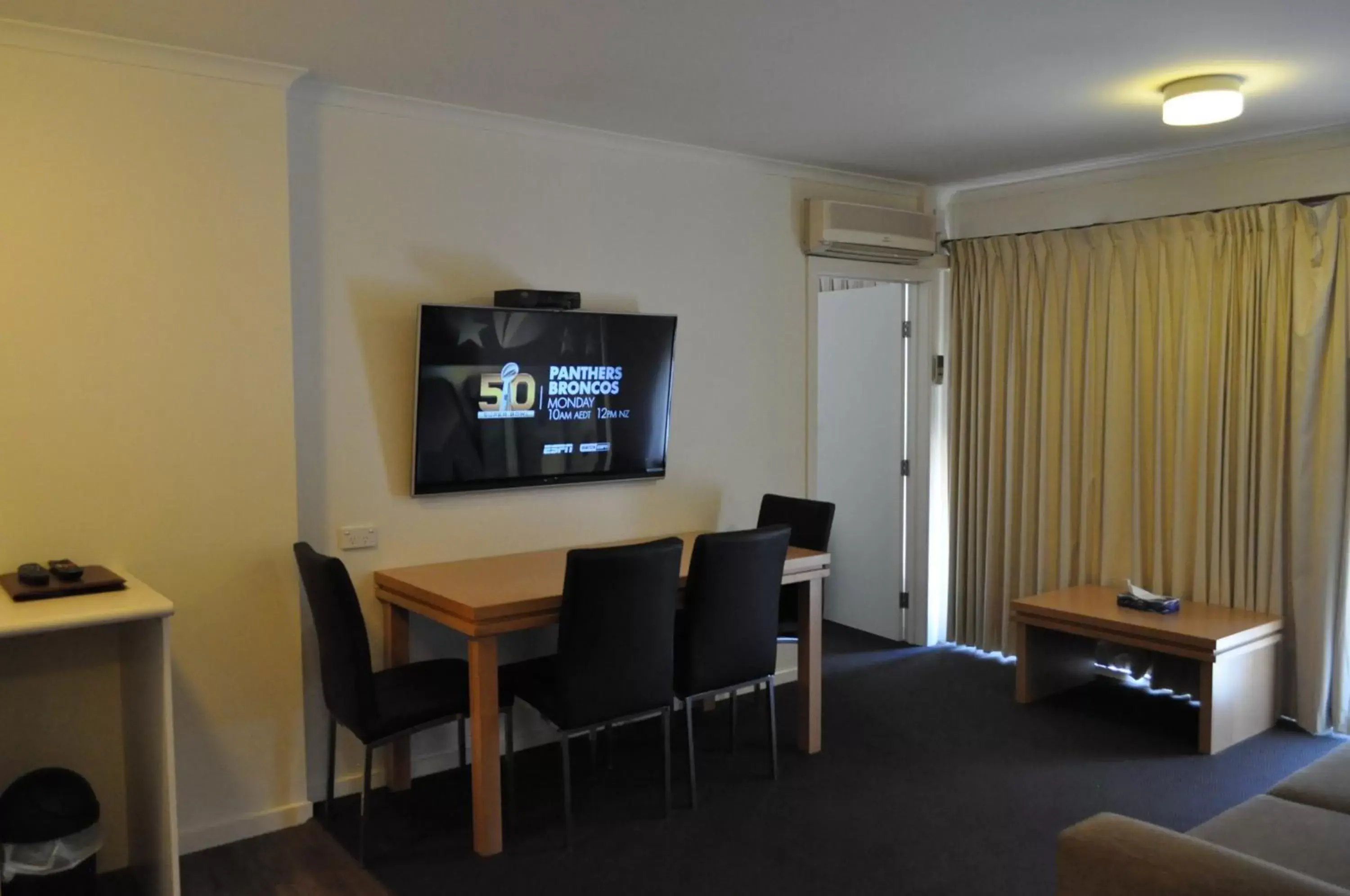 TV/Entertainment Center in Albury Burvale Motor Inn