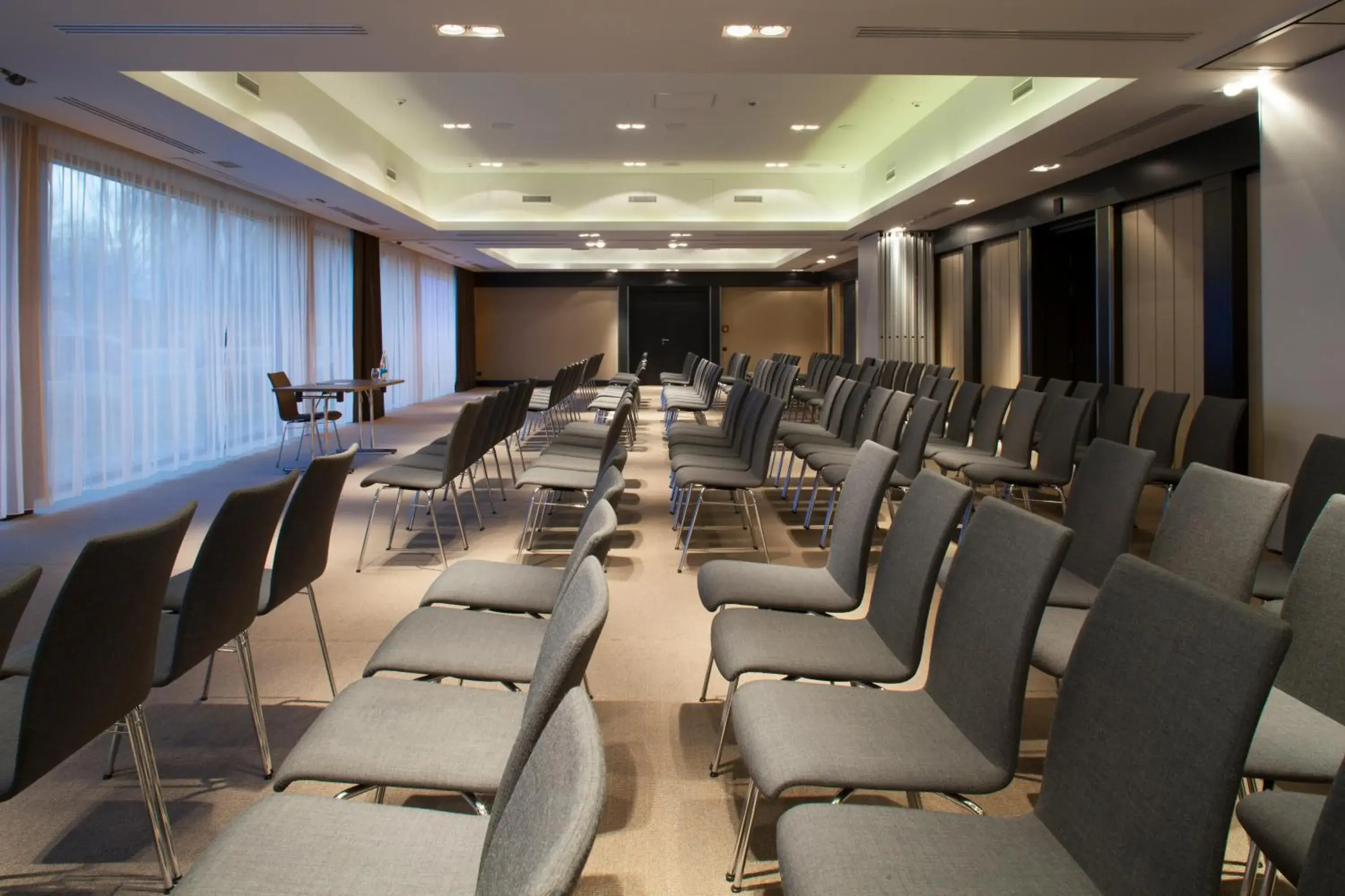 Business facilities in Ilonn Hotel