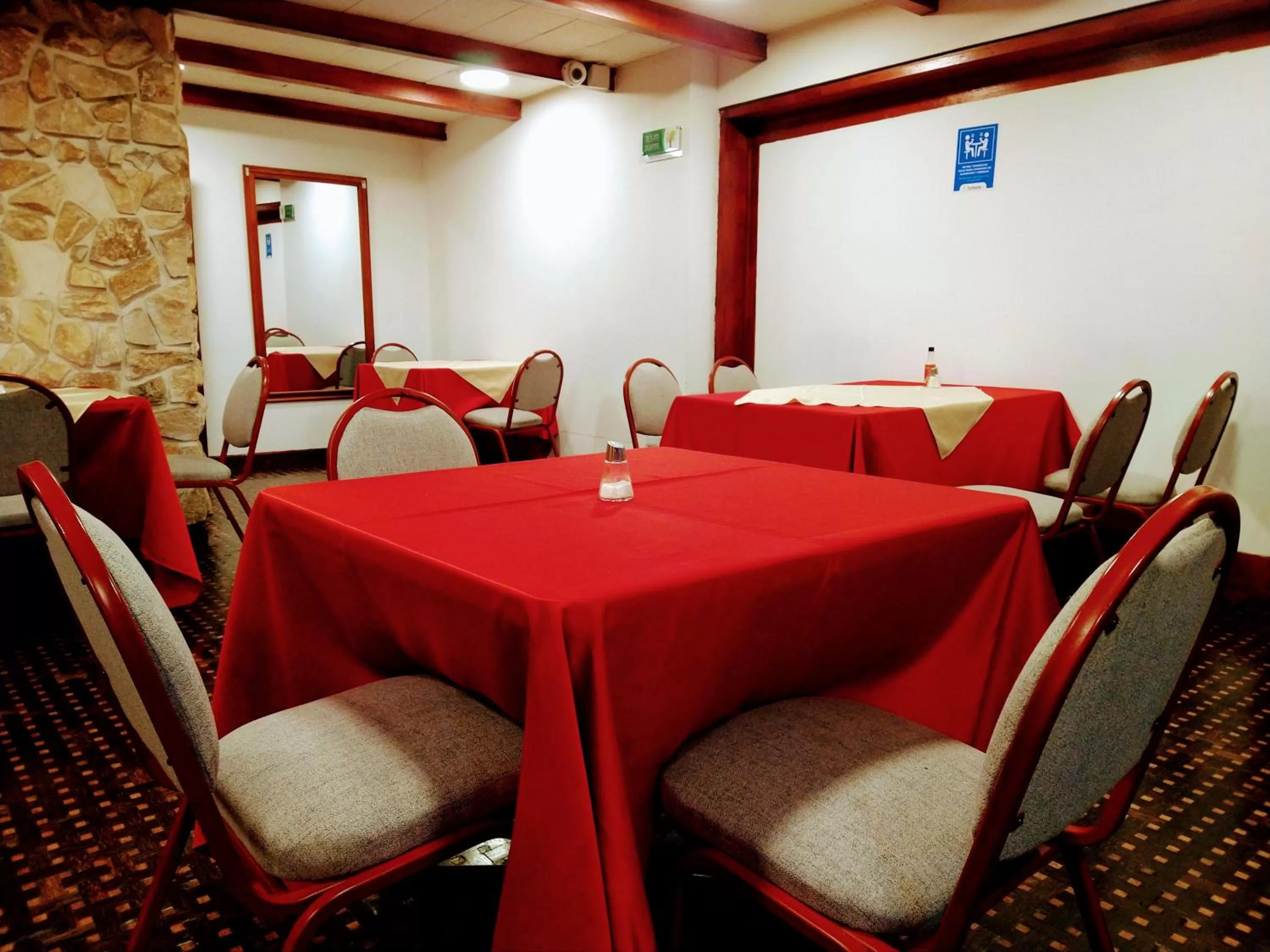 Restaurant/places to eat in Hotel Morasurco