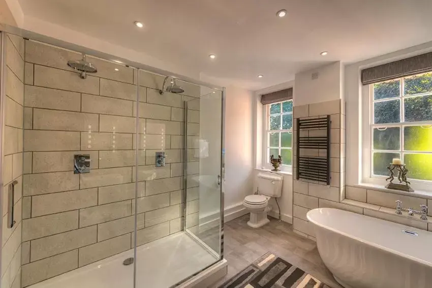 Shower, Bathroom in Saltcote Place