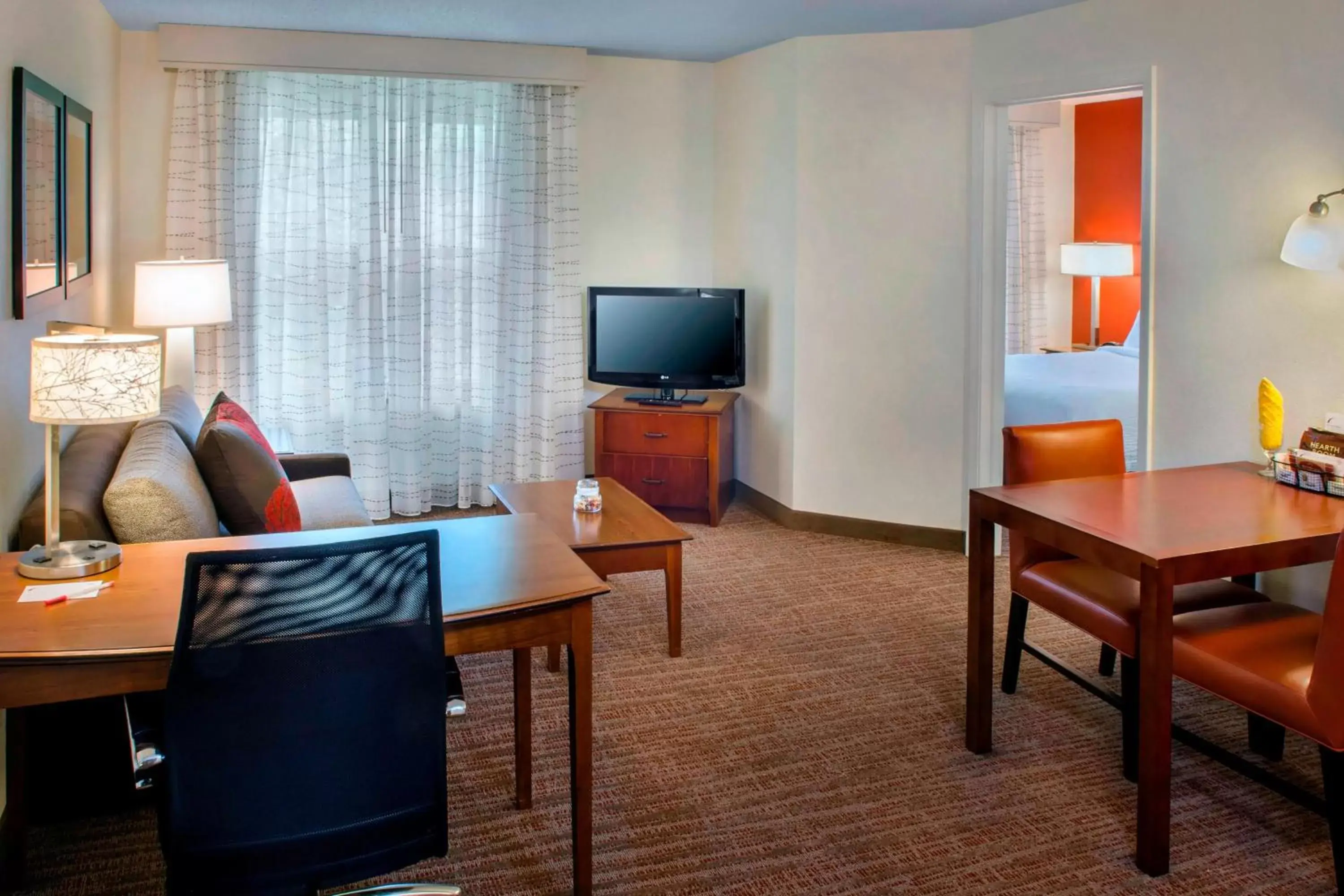 Living room, TV/Entertainment Center in Residence Inn by Marriott Albany East Greenbush/Tech Valley