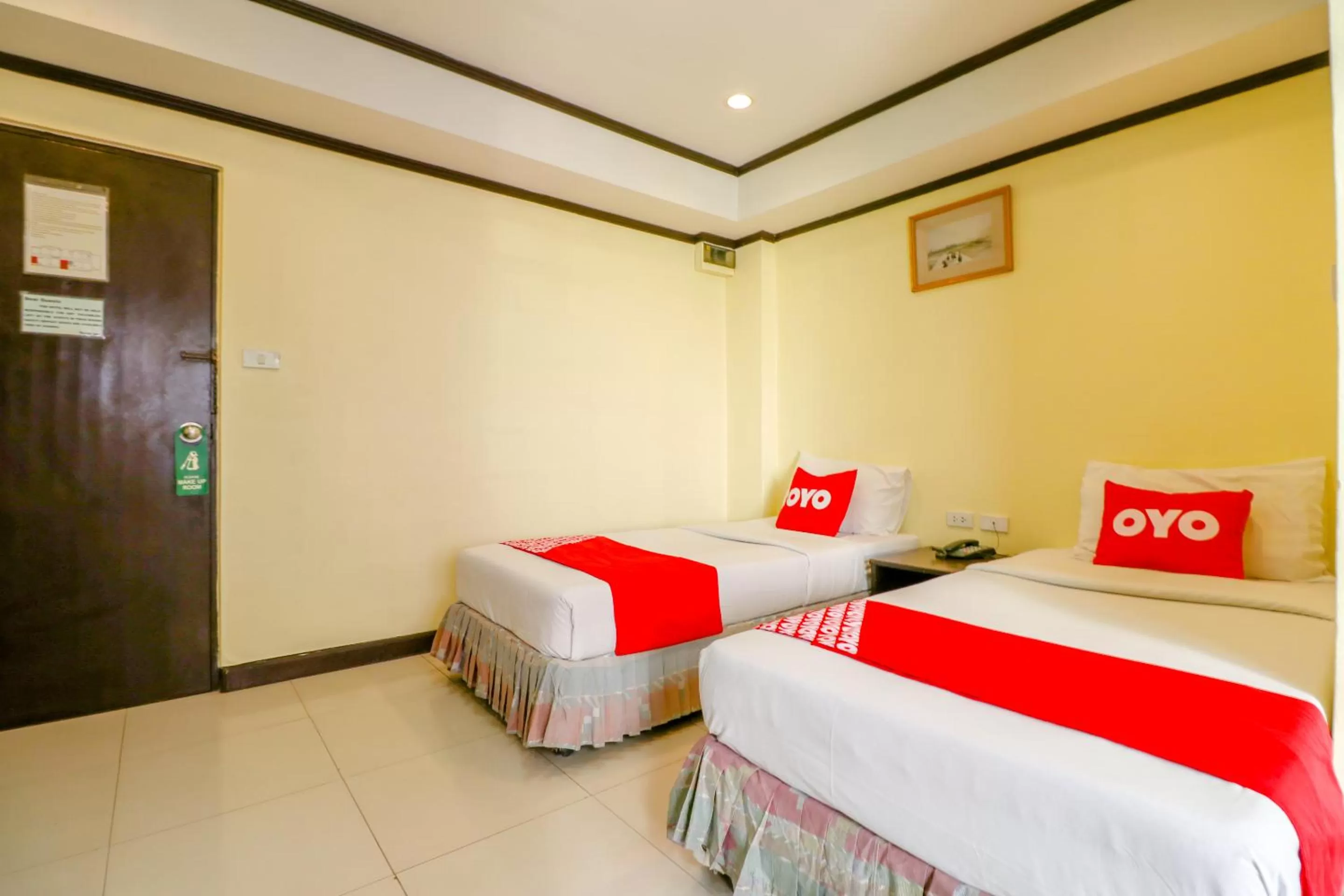 Superior Twin Room in Super OYO 75385 Hotel Win Long