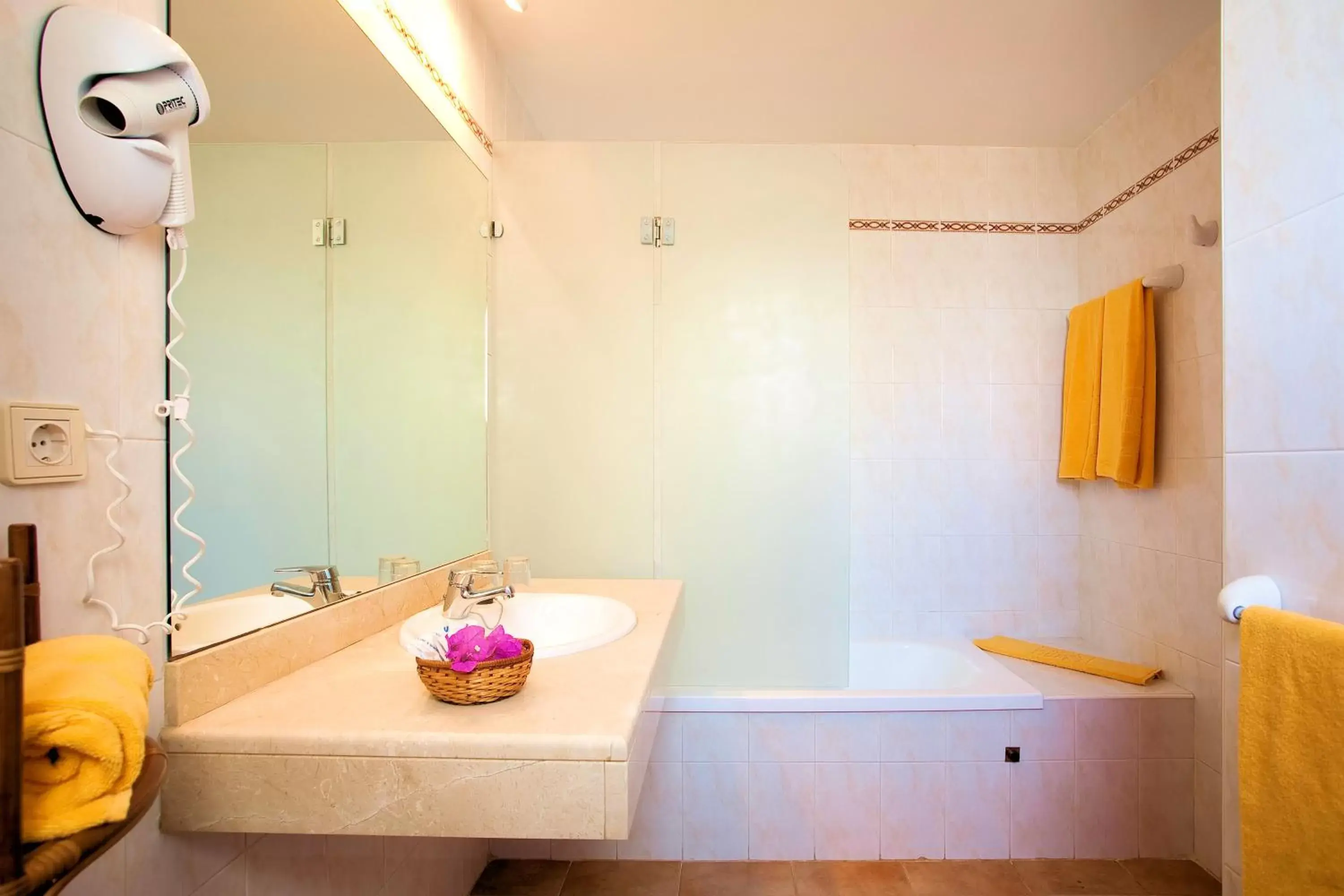 Bathroom in SBH Hotel Royal Mónica