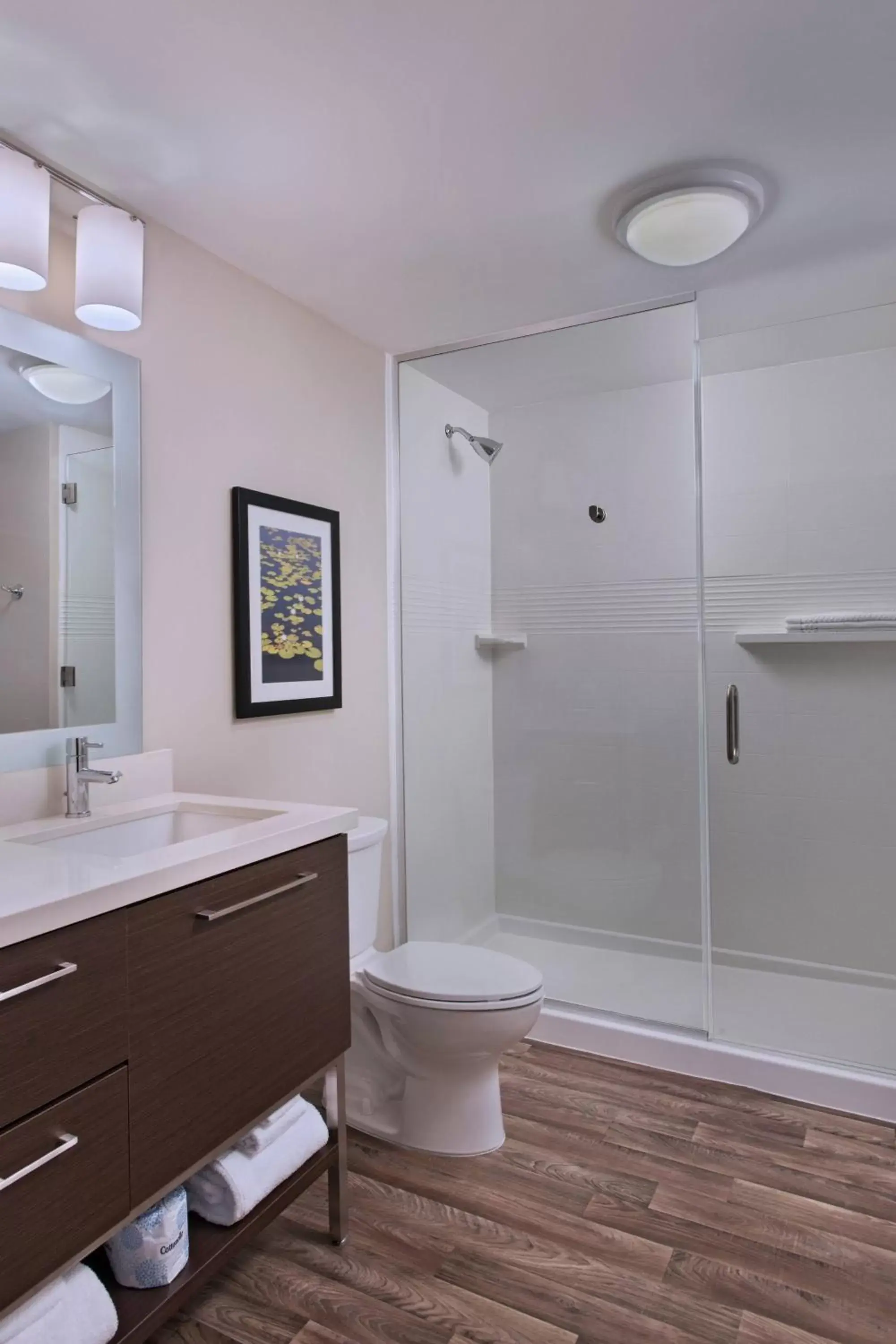 Bathroom in TownePlace Suites by Marriott Lakeland