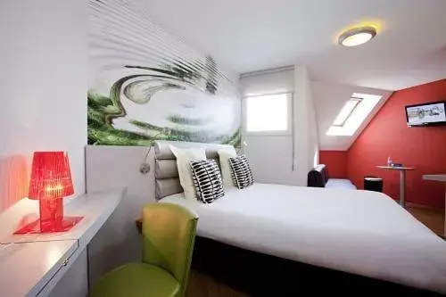 Bedroom, Bed in ibis Styles Saint Brieuc Gare Centre