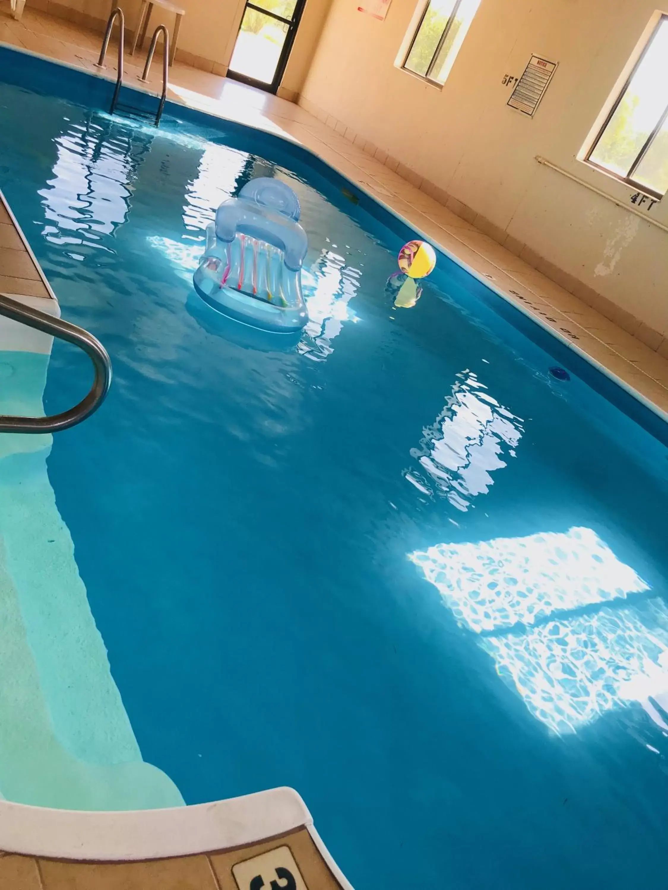 Swimming Pool in Americas Best Value Inn Pinckneyville