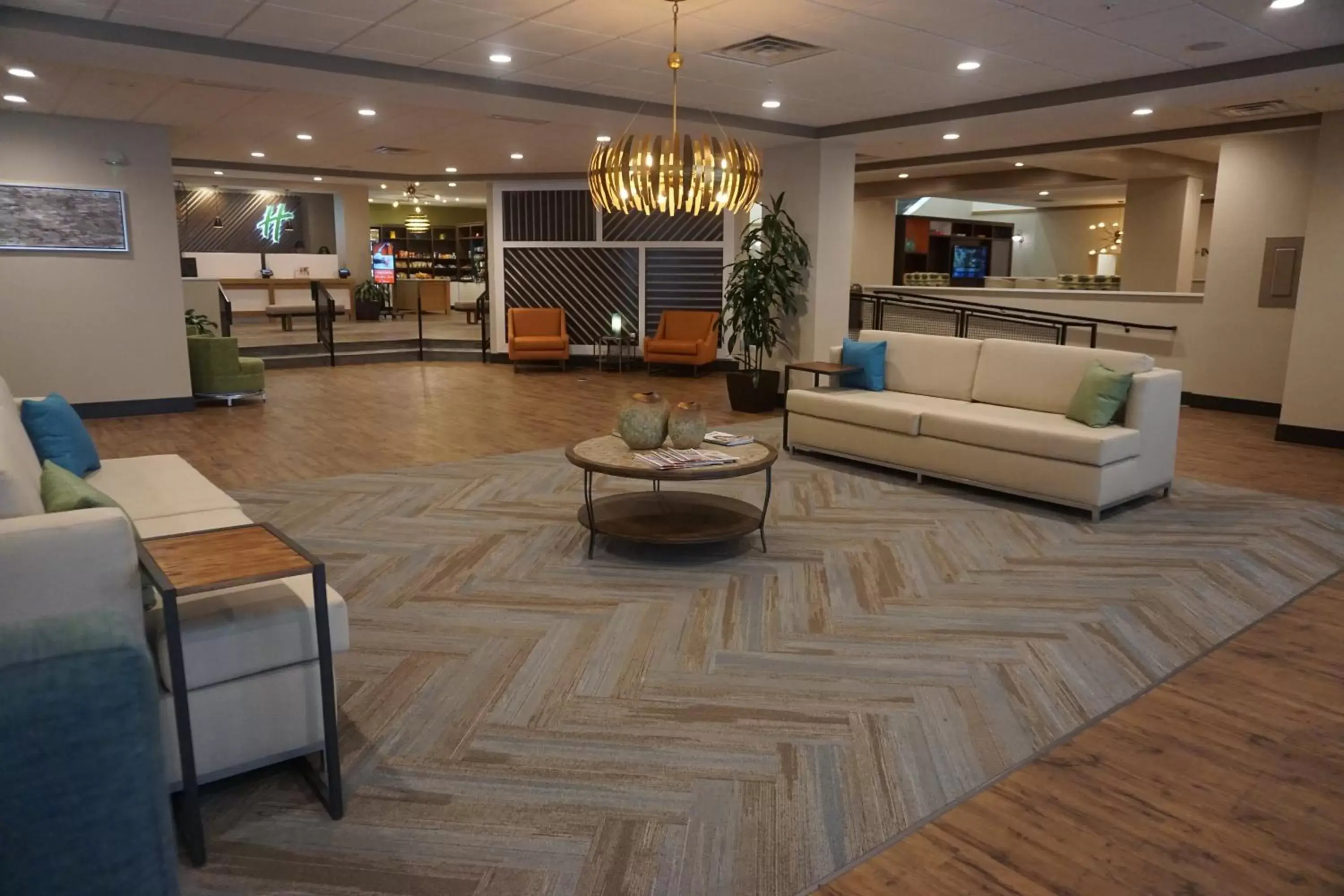 Property building, Lobby/Reception in Holiday Inn Lancaster, an IHG Hotel