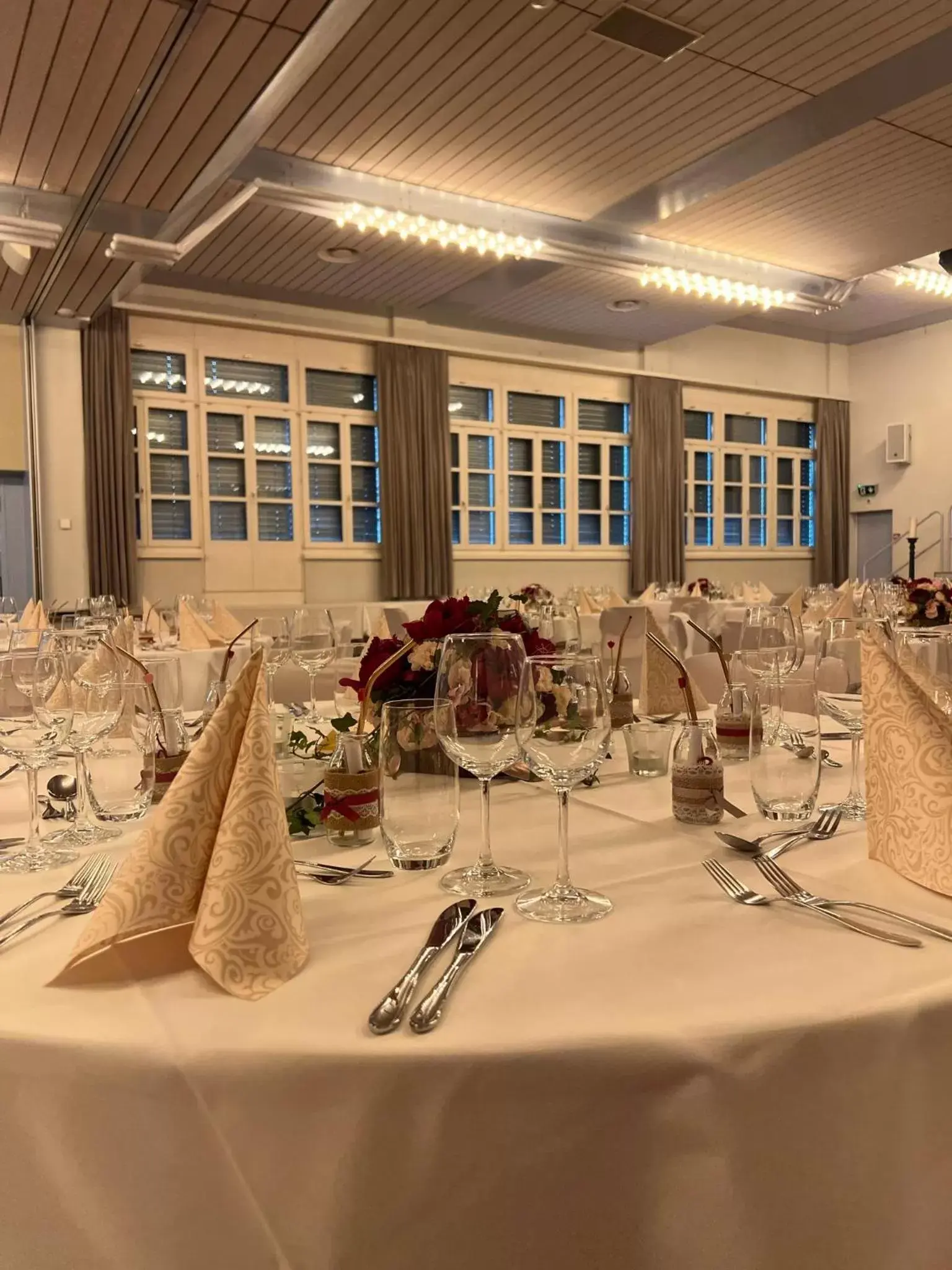 Banquet/Function facilities, Restaurant/Places to Eat in Hotel Hecht