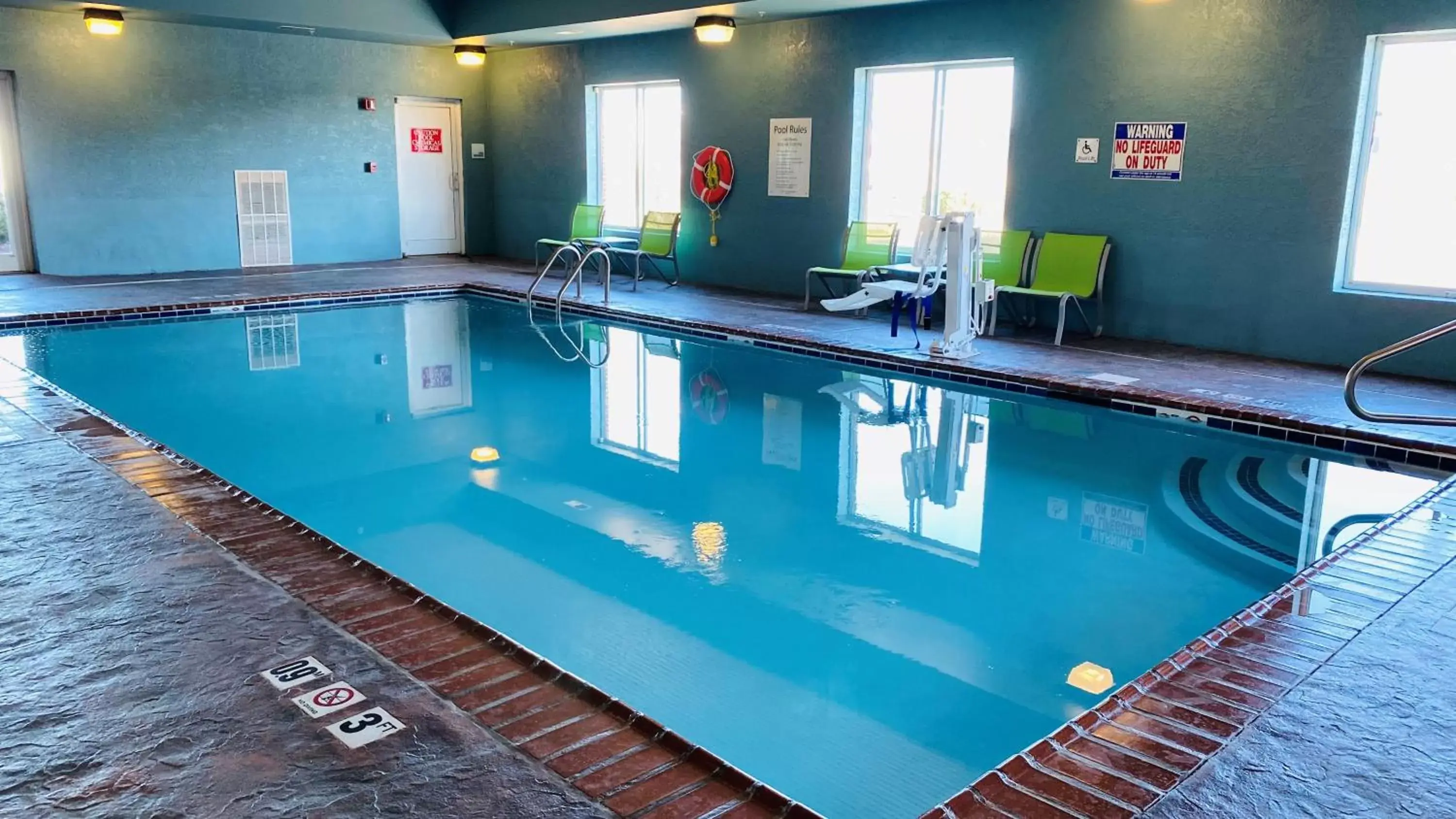 Swimming Pool in Holiday Inn Express Hotel & Suites Louisville South-Hillview, an IHG Hotel