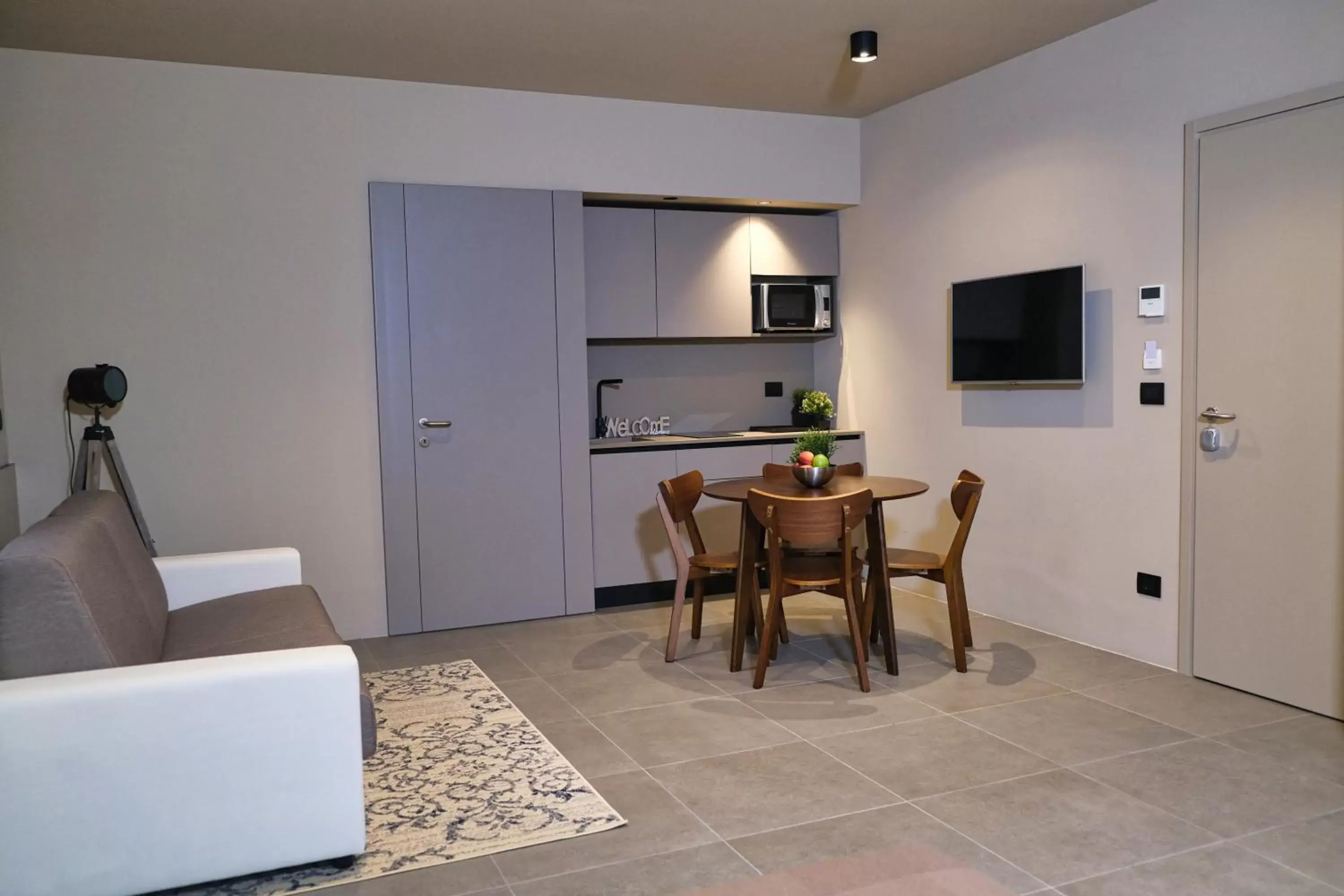 Kitchen or kitchenette, Dining Area in Amare Suite & Apartments