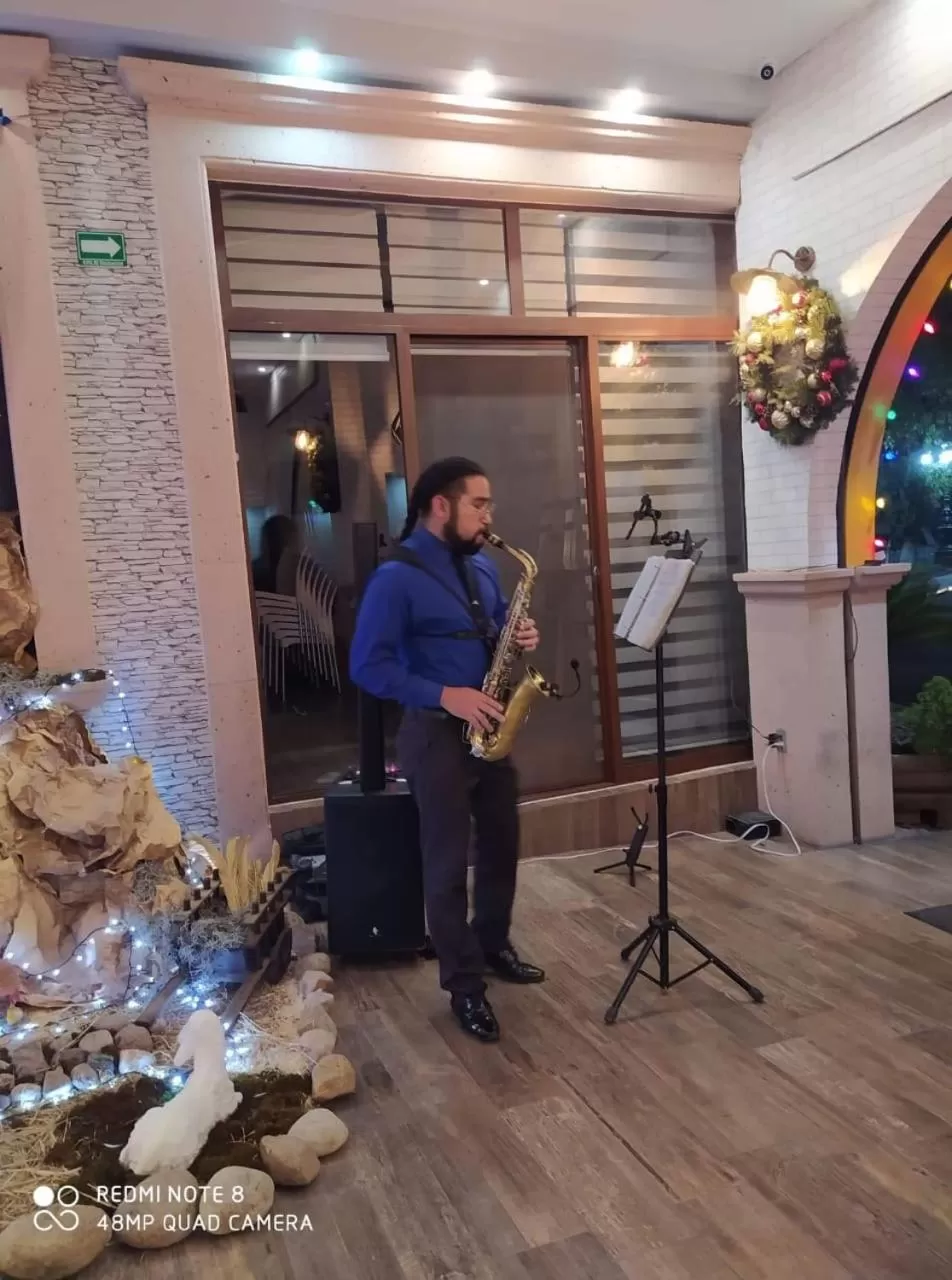 Evening entertainment in Hotel Victoria