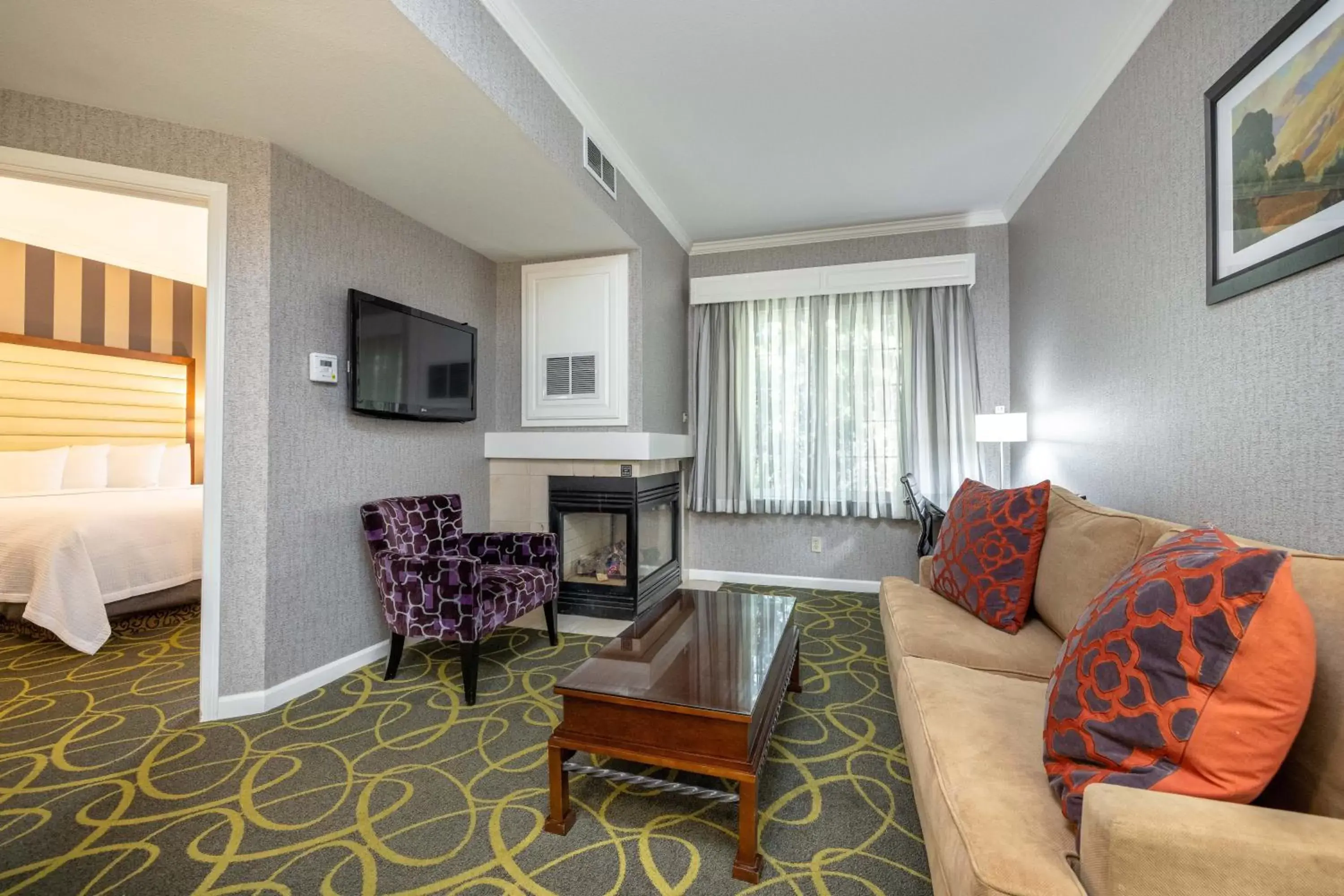 Living room, Seating Area in Best Western Plus Dixon Davis