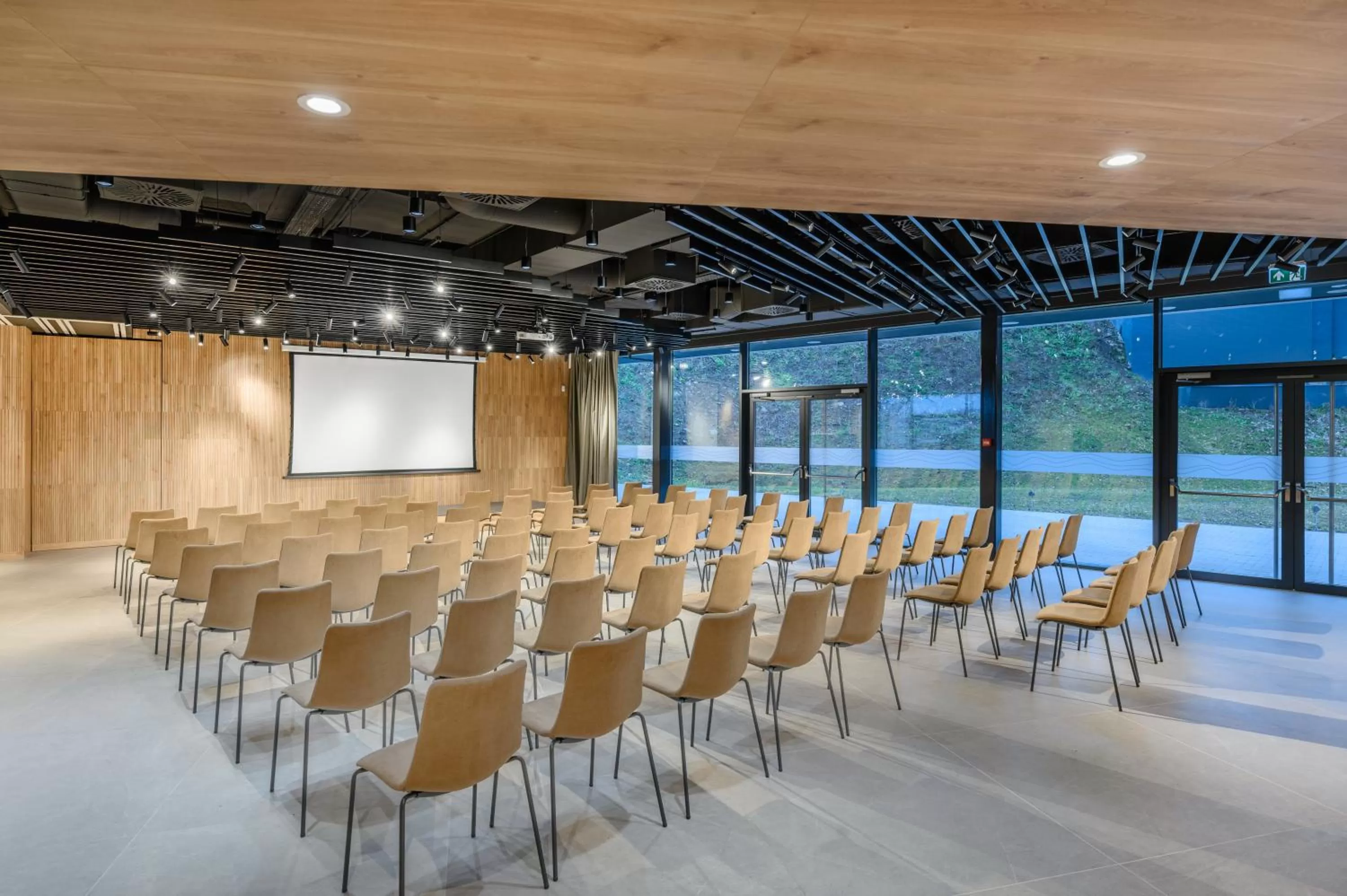 Meeting/conference room in Minaro Hotel Tokaj - MGallery Collection