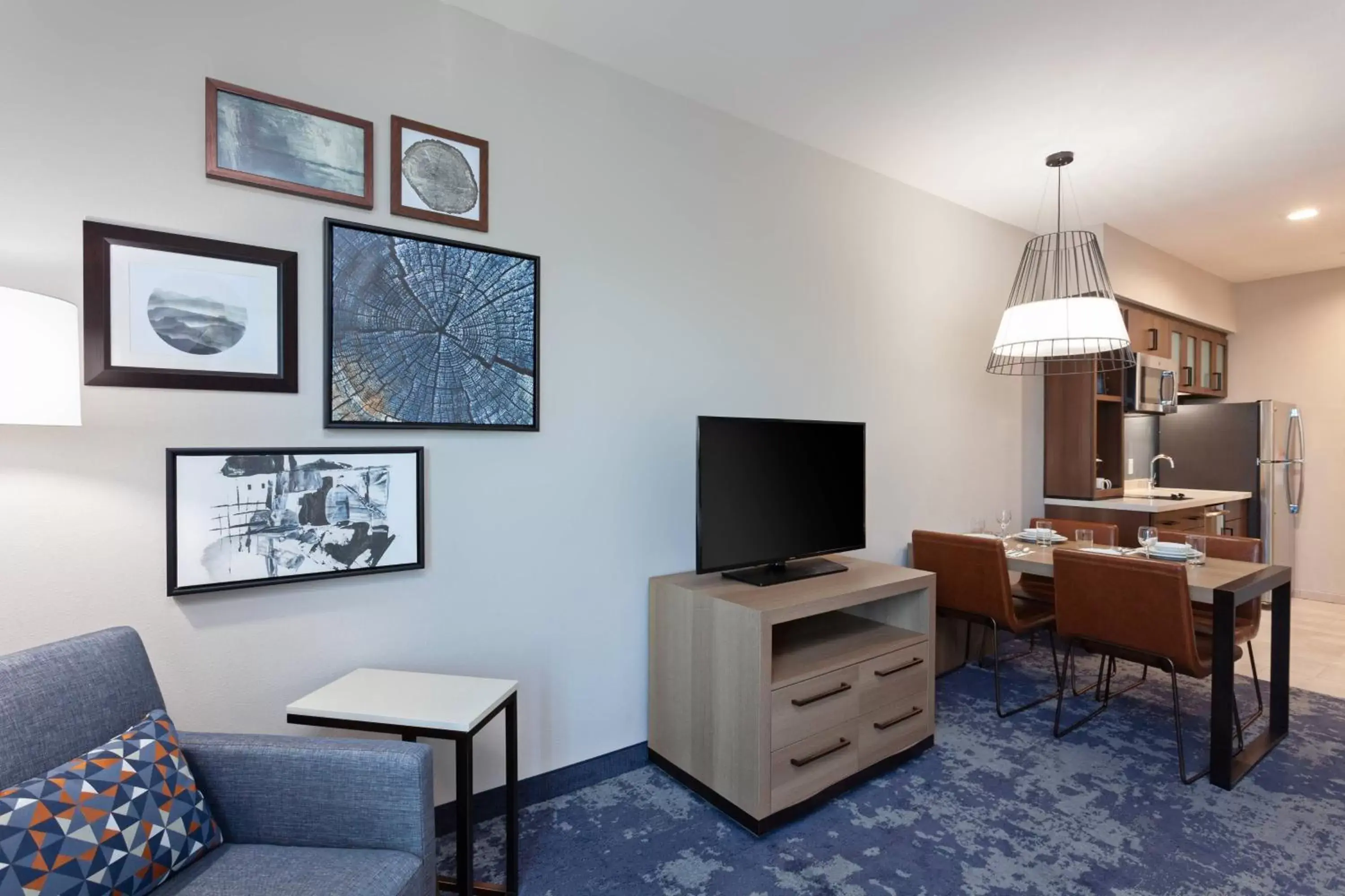 Photo of the whole room, TV/Entertainment Center in TownePlace Suites by Marriott San Diego Central