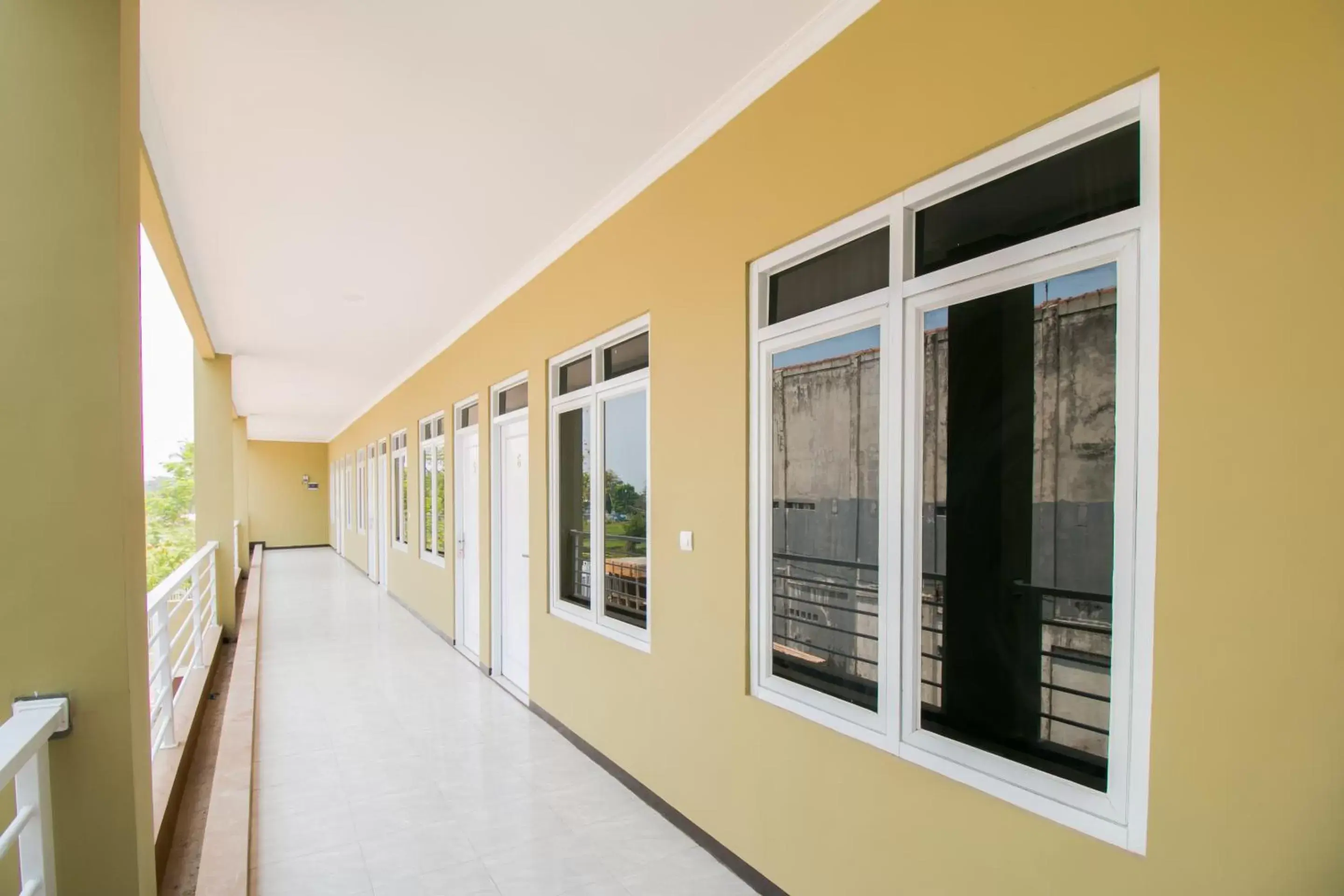 Balcony/Terrace in OYO 1078 Fakhira Residence