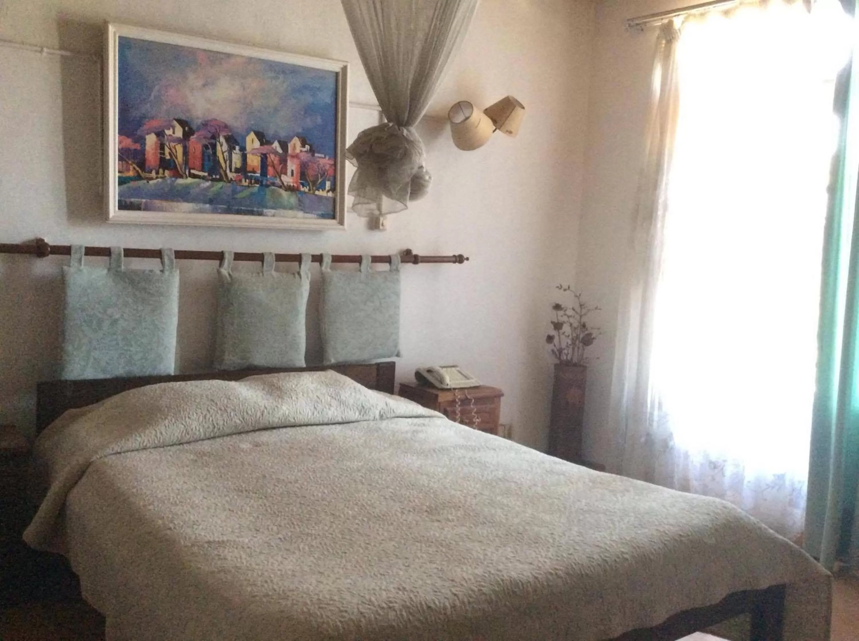 Shower, Bed in TANA-JACARANDA