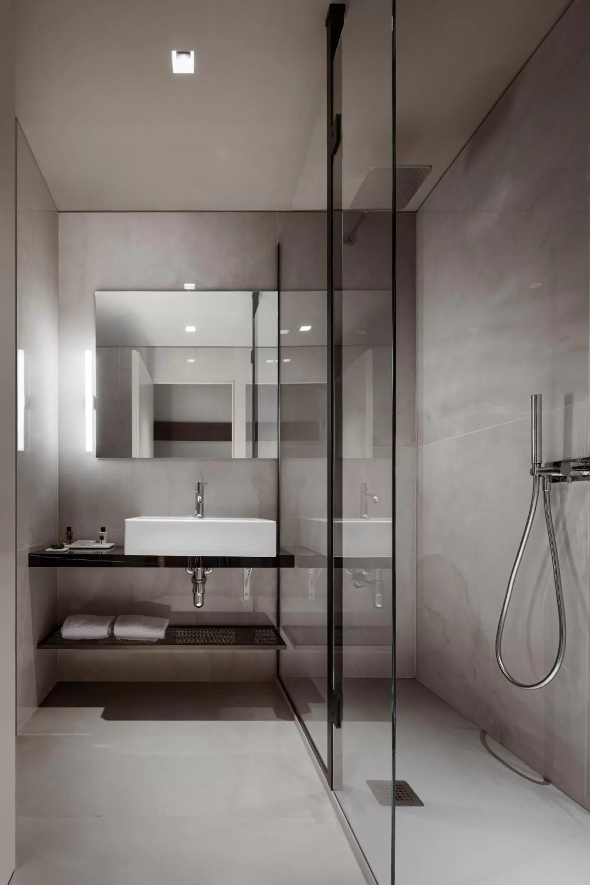Shower, Bathroom in Speronari Suites